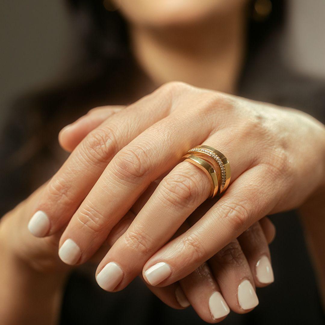 Women's or Men's Brilliant 18K Gold Wave Diamond Band Ring For Sale