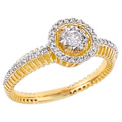 Verlobungsring mit Brillanten aus 18 Karat Gelbgold und Diamant-Halo