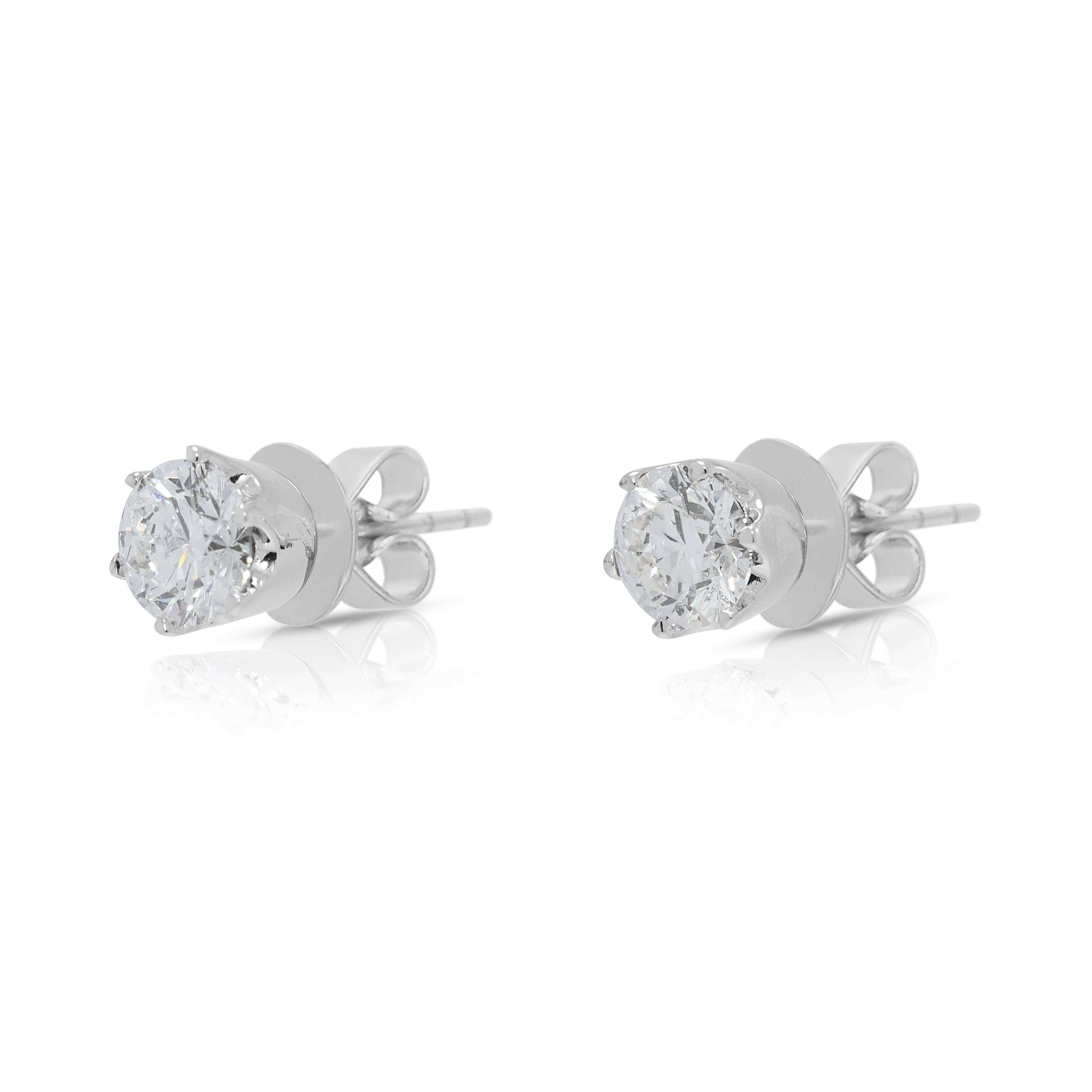 Brilliant 1ct Natural Diamond Stud Earrings in 18K White Gold In Excellent Condition For Sale In רמת גן, IL