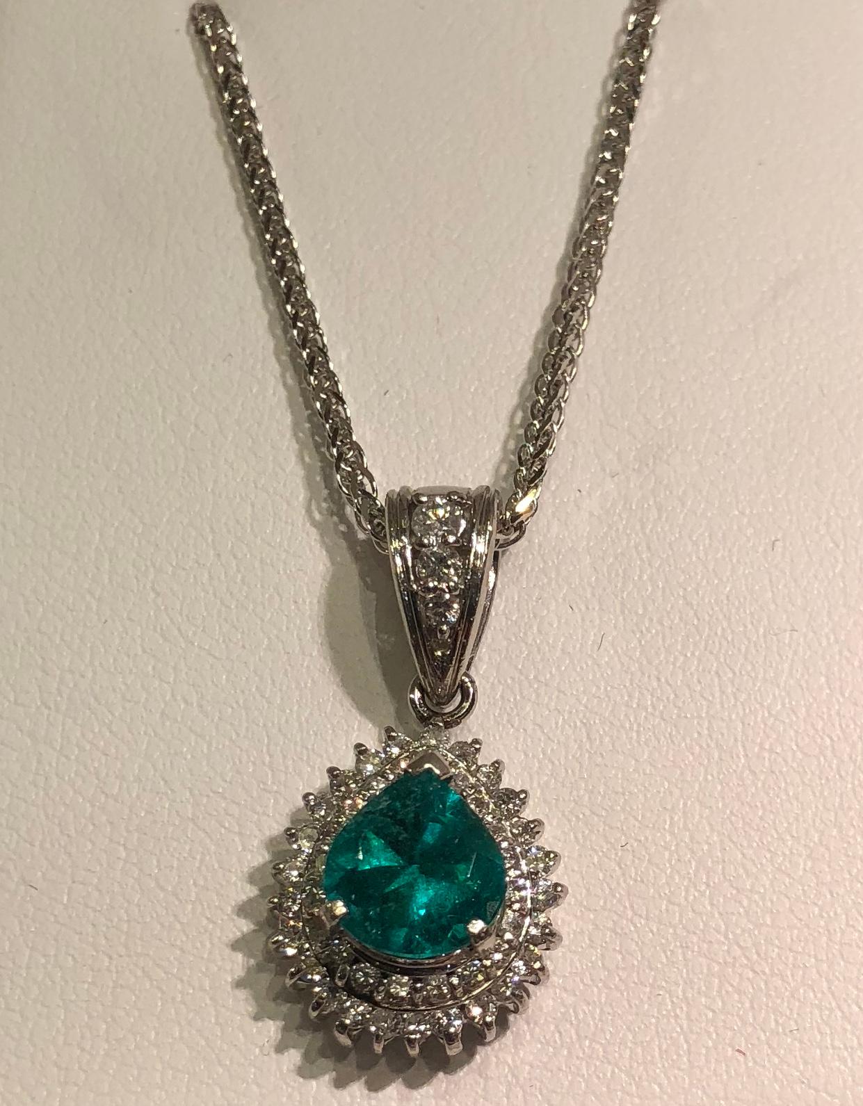 GIA Certified 2 Carat Colombian Emerald and Diamond Platinum Pendant on Chain For Sale 5