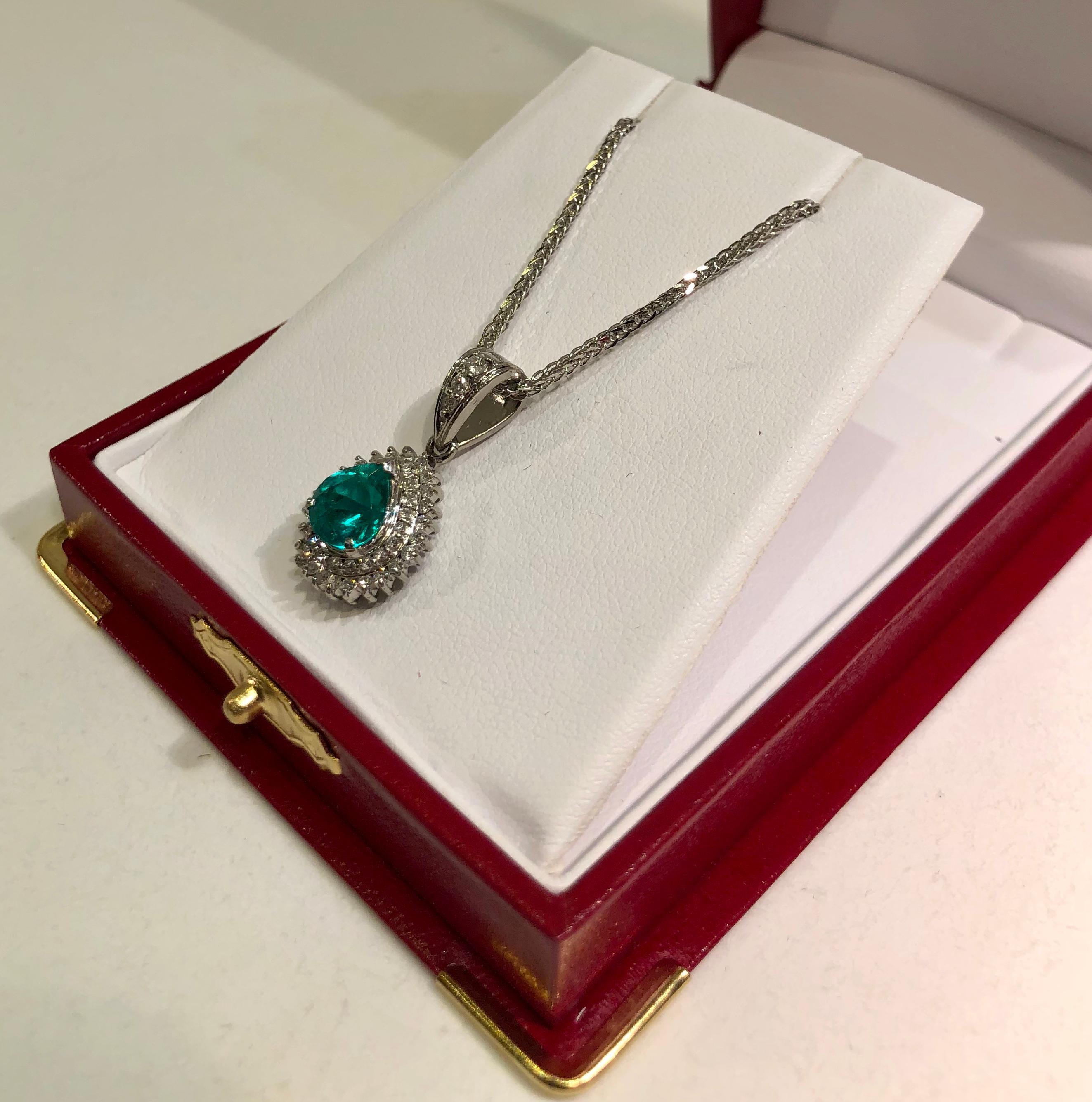 GIA Certified 2 Carat Colombian Emerald and Diamond Platinum Pendant on Chain In Excellent Condition For Sale In Tustin, CA