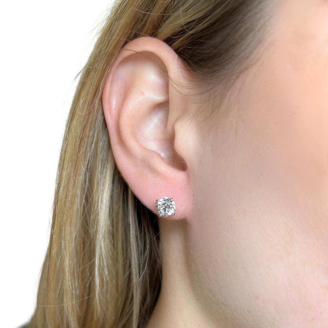 Brilliant 2.05ct Diamonds Stud Earrings in 18k White Gold - IGI Certified 4