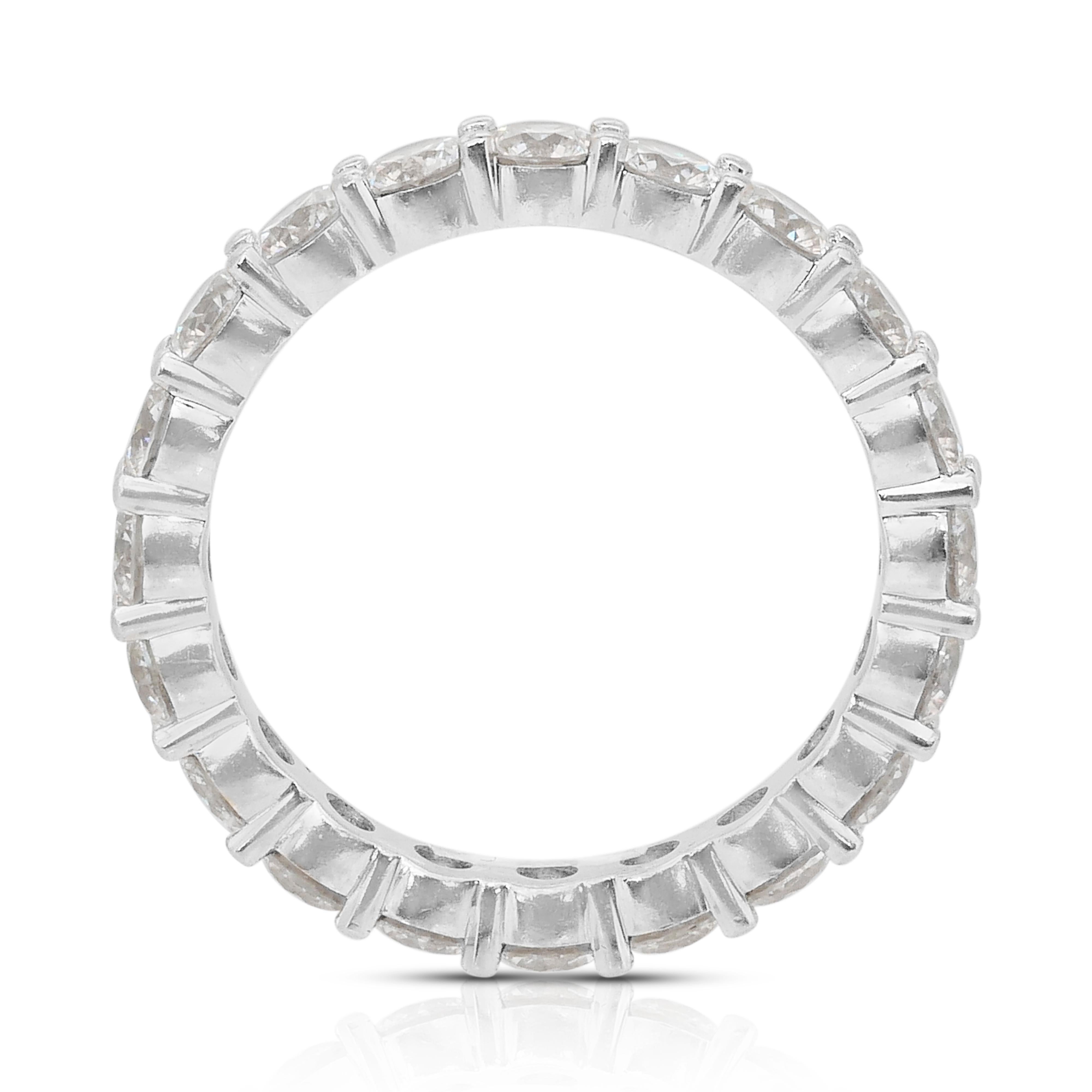 Bague en or blanc 18k sertie de diamants Brilliante 2.32ct - Certifiée IGI en vente 3