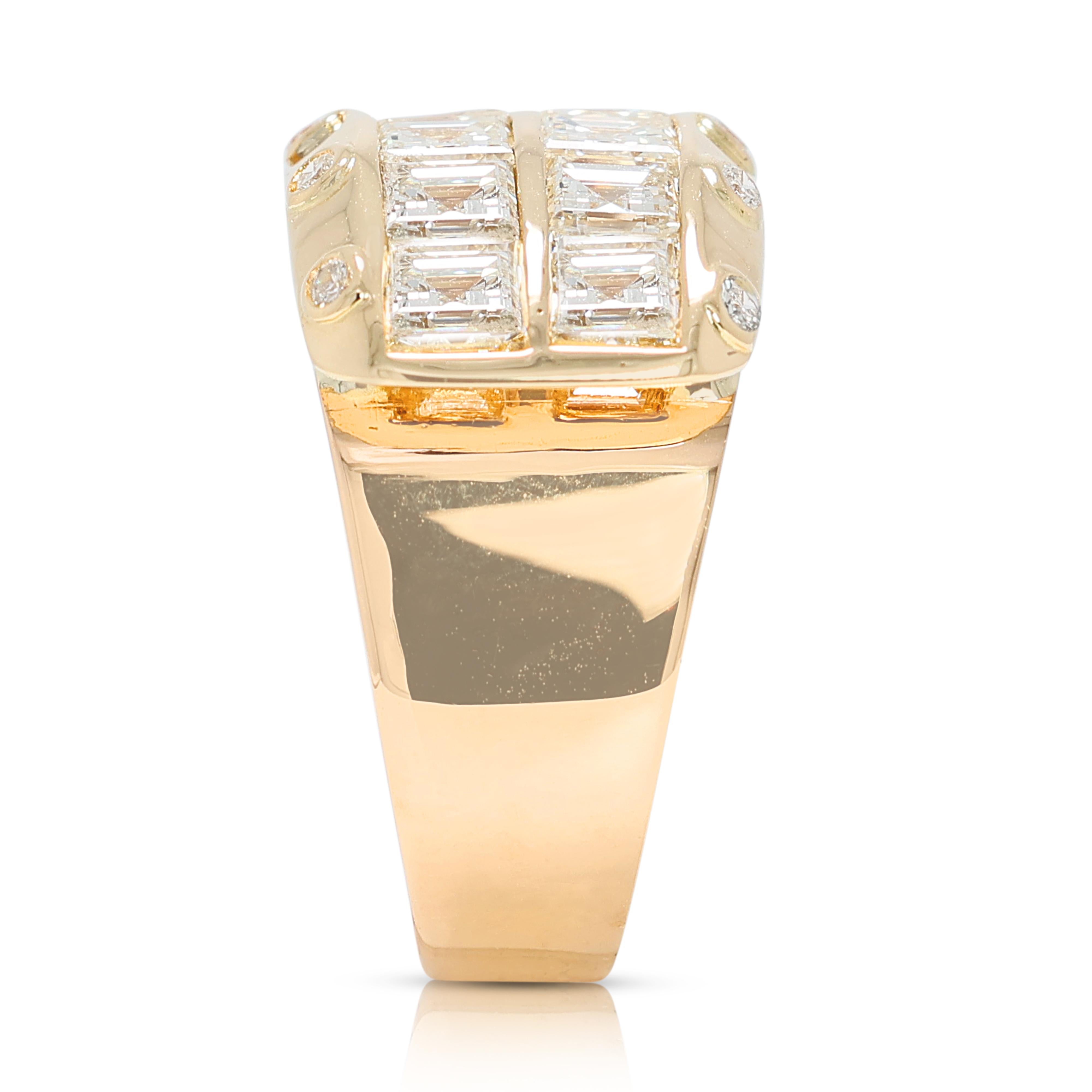 Brilliant 2.62ct Natural Diamonds Ring in 20K Yellow Gold In New Condition In רמת גן, IL
