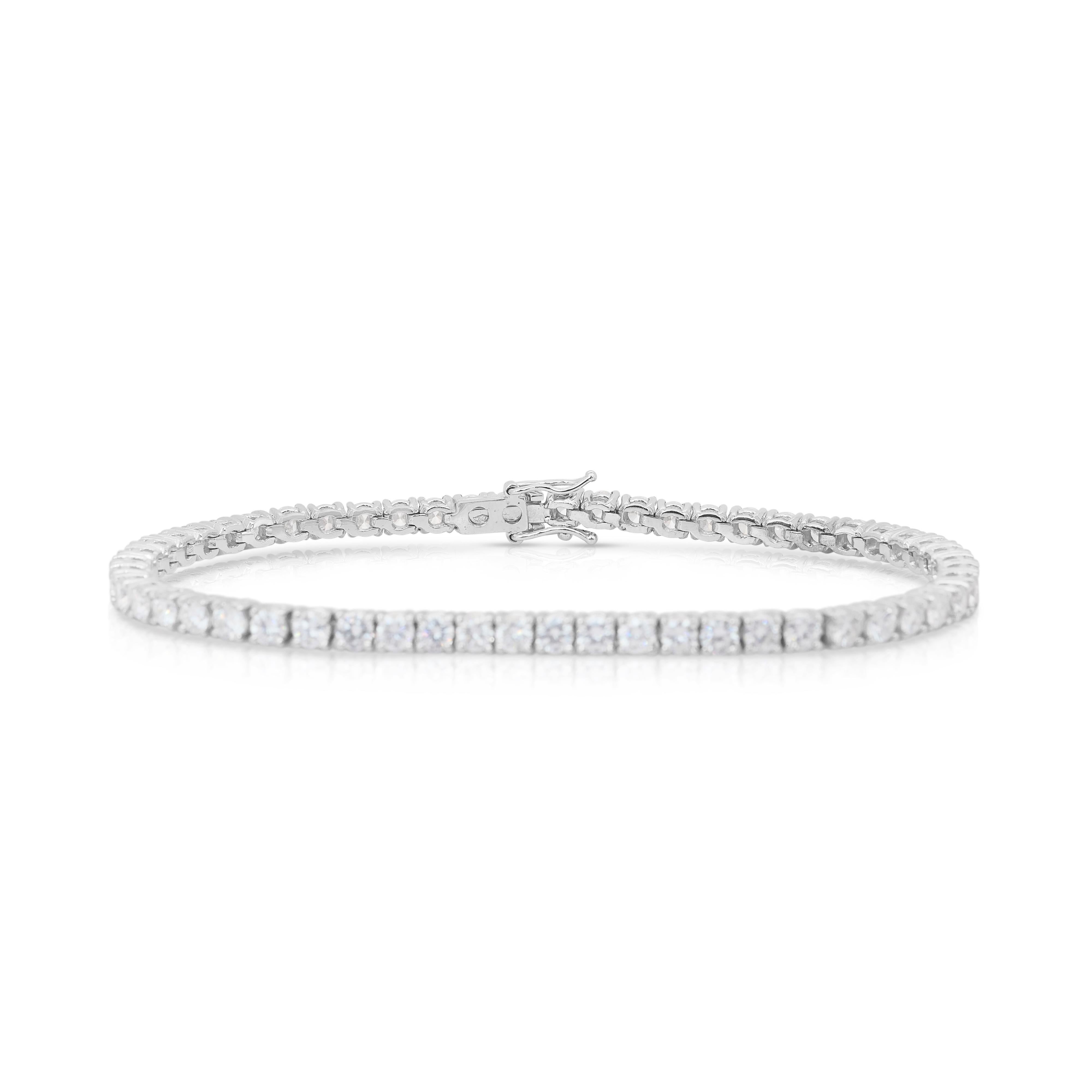 Brilliant 6.46ct Diamonds Tennis Bracelet in 18k White Gold - IGI Certified en Nuevo estado para la venta en רמת גן, IL