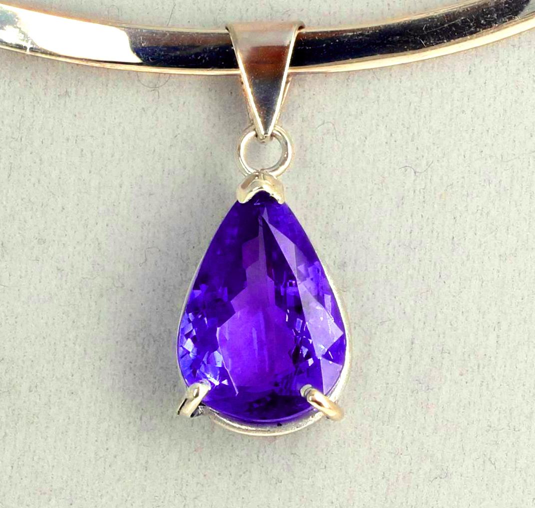Pear Cut AJD BREATHTAKING Glittering Large REAL 6.9 Ct Tanzanite Sterling Silver Pendant For Sale