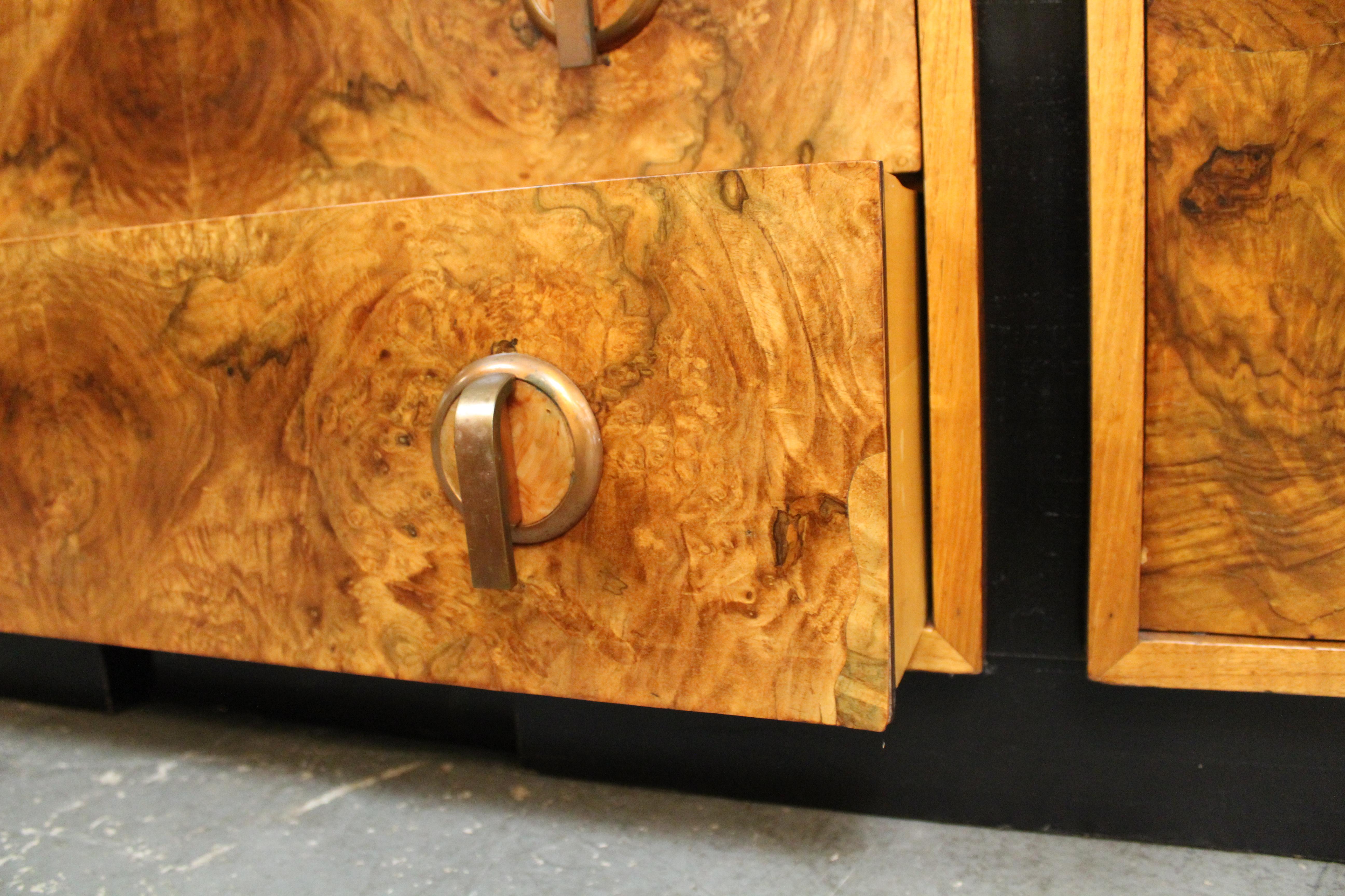 Buffet Art Déco en loupe brillante en vente 2