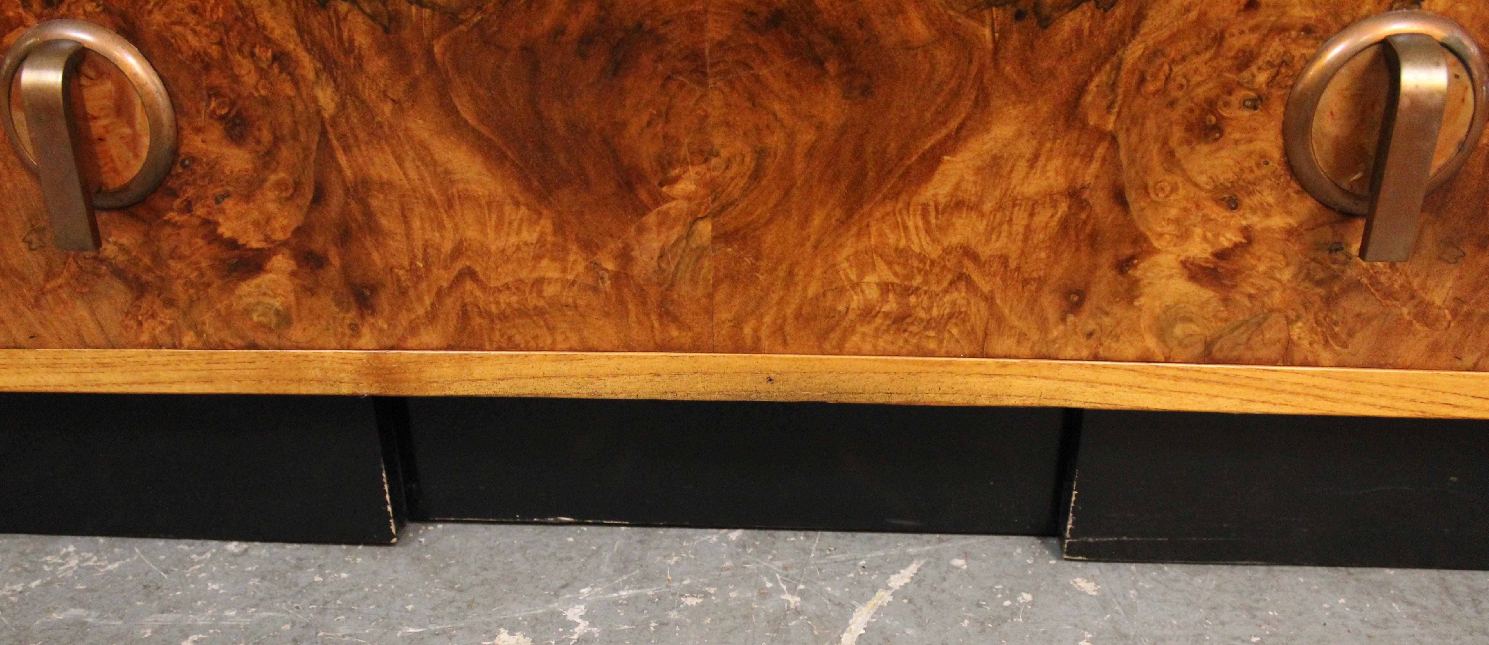 Buffet Art Déco en loupe brillante en vente 3