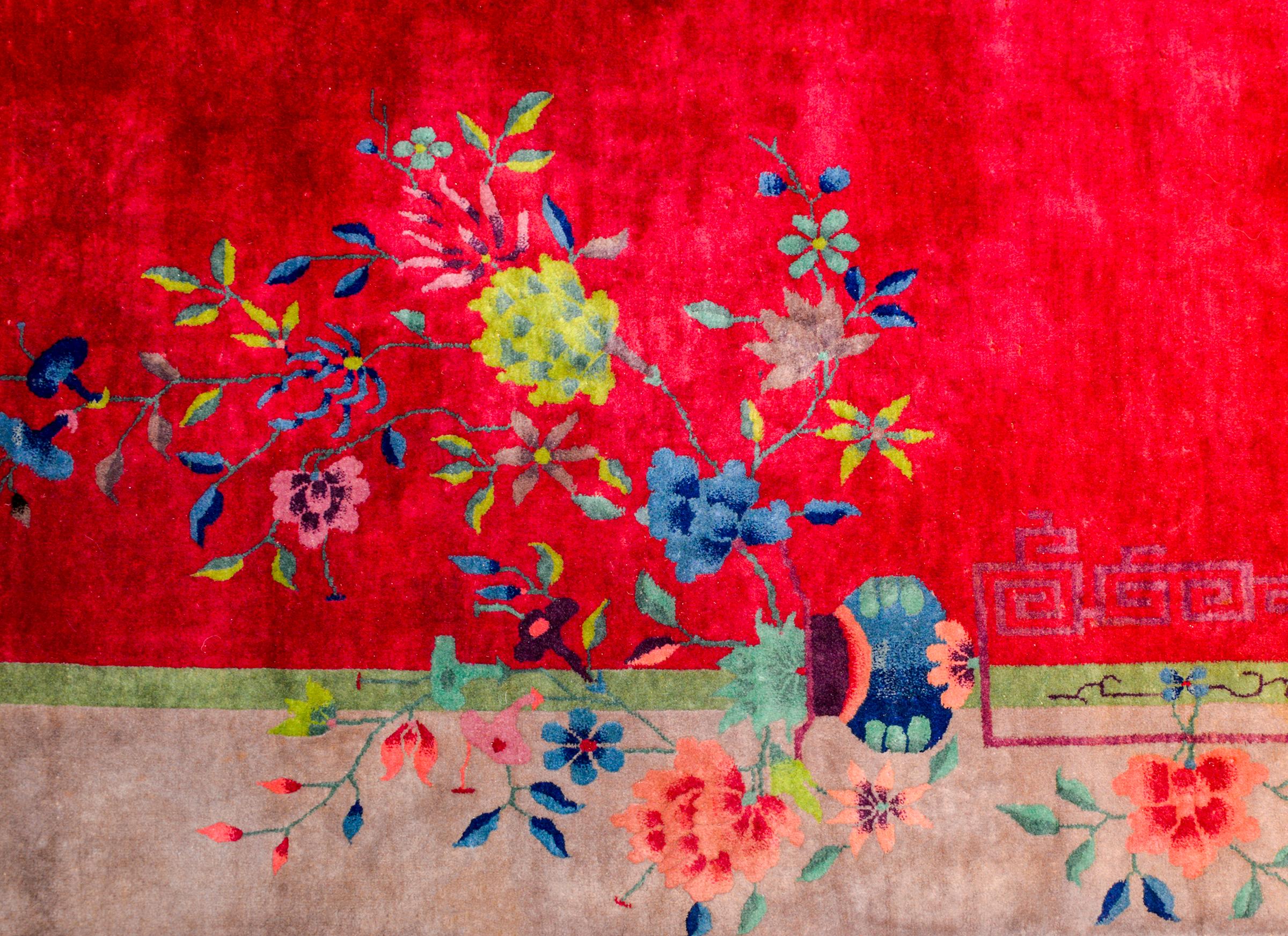 Brillanter chinesischer Art-Déco-Teppich (Pflanzlich gefärbt) im Angebot