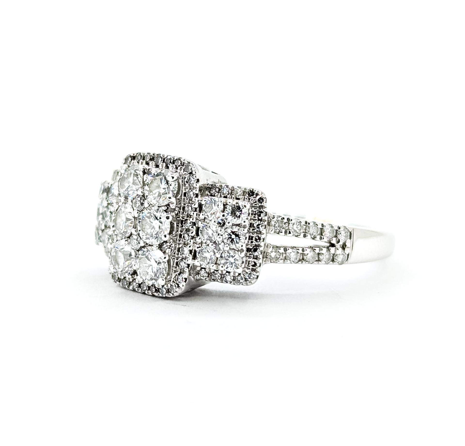 Vittoriano Anello di fidanzamento con diamante a grappolo Brilliante in 14 carati in vendita