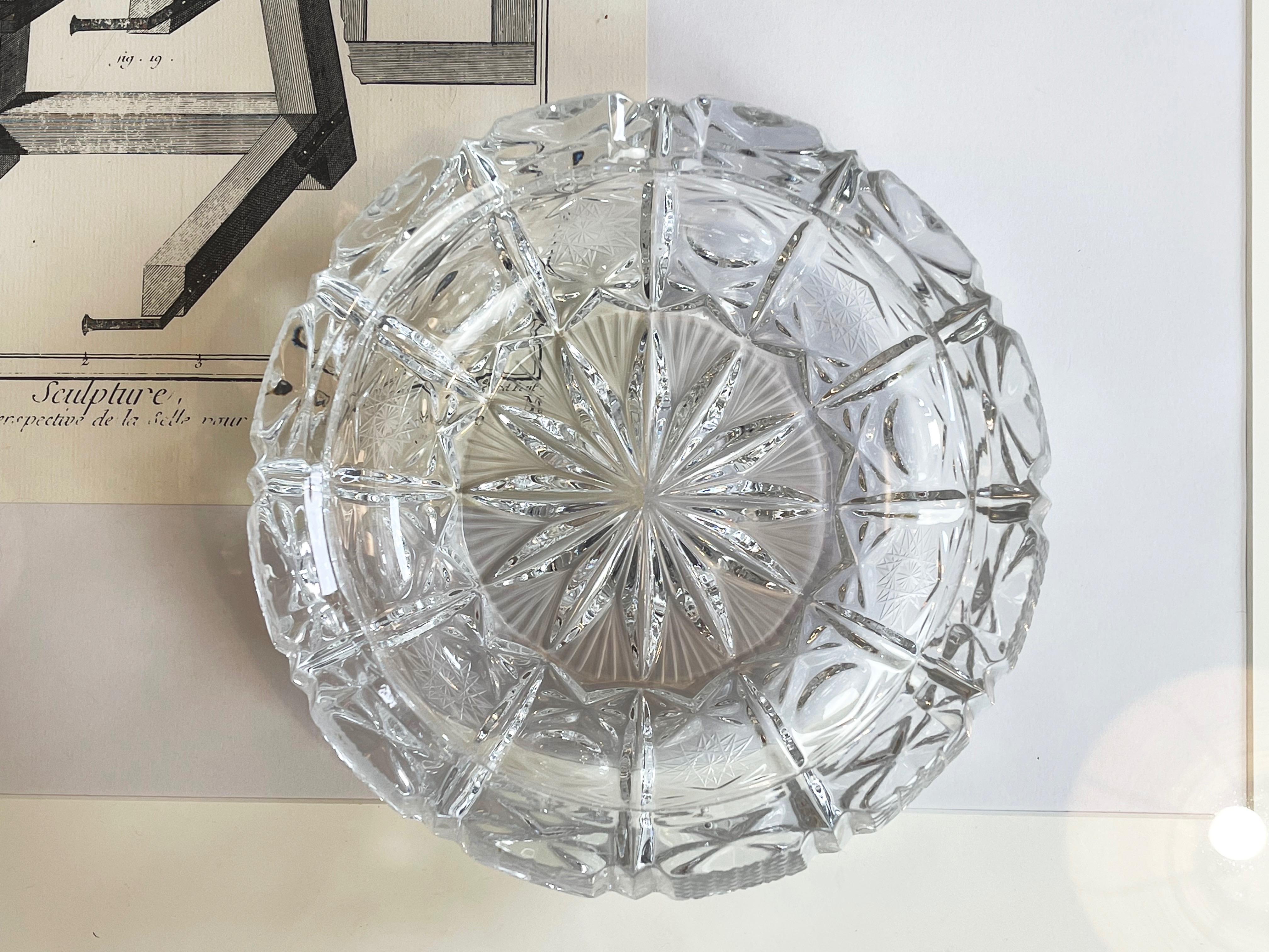 Cenicero de cristal brillante para puros Cristal tallado de Bohemia Mediados de siglo, Alemania siglo XX