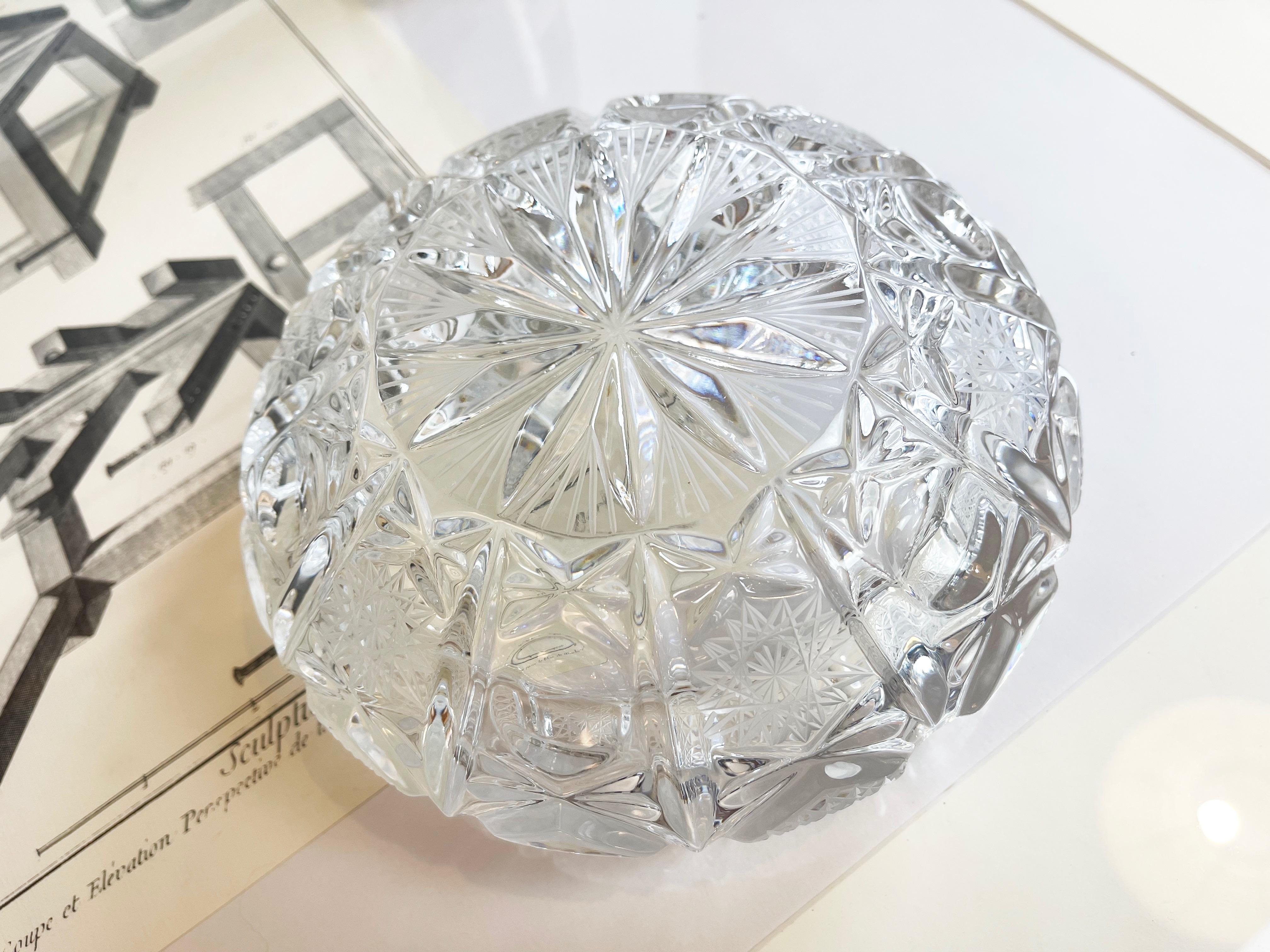 Cenicero de cristal brillante para puros Cristal tallado de Bohemia Mediados de siglo, Alemania 1