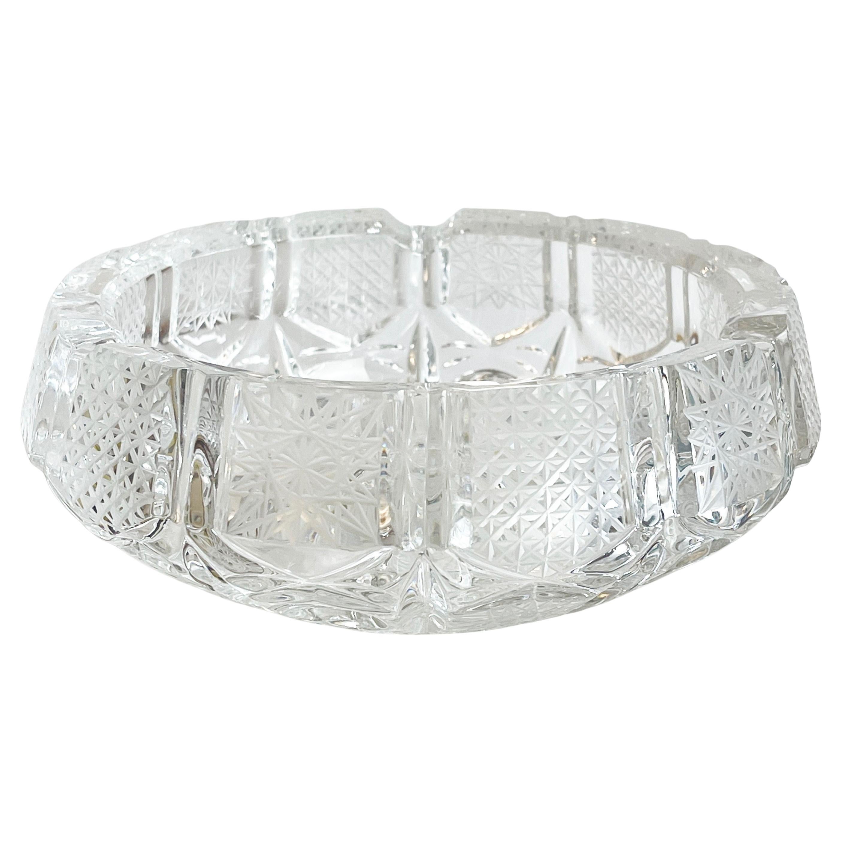 Cenicero de cristal brillante para puros Cristal tallado de Bohemia Mediados de siglo, Alemania