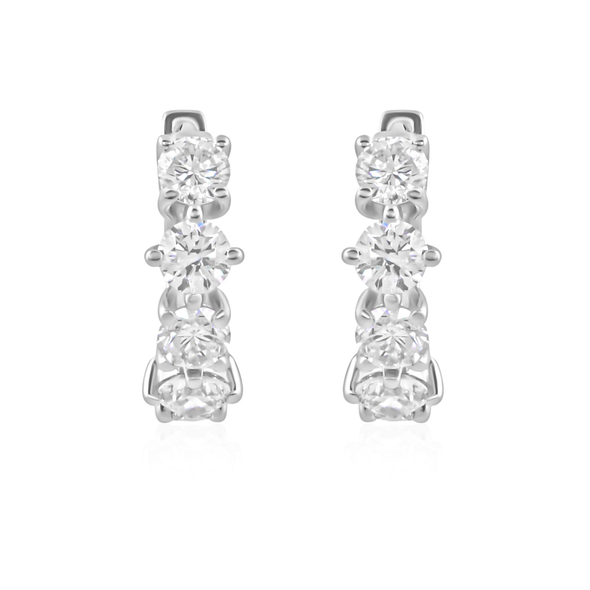 Brillantschliff 1,12 Karat Diamanten Huggies Hoop Ohrringe 14K Massiv Weißgold.
Elegant, stilvoll und schimmernd sind diese klassischen Diamantohrringe die perfekte Mischung aus Eleganz und Luxus für jeden Tag. Jeder Ohrring aus glänzendem Weißgold