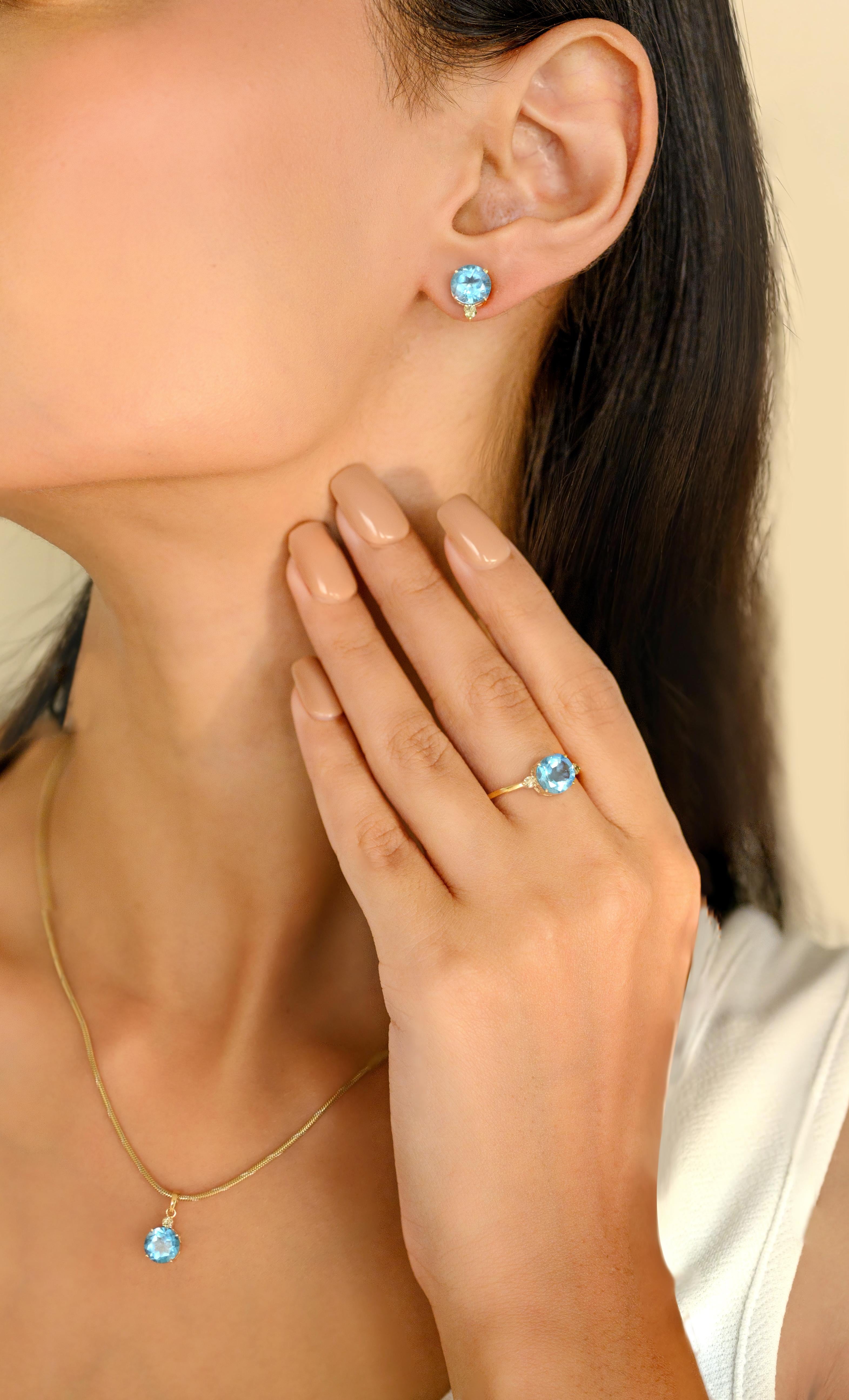 Brilliant Cut Blue Topaz Diamond Pendant Ring Earrings Set in 18k Yellow Gold For Sale 6