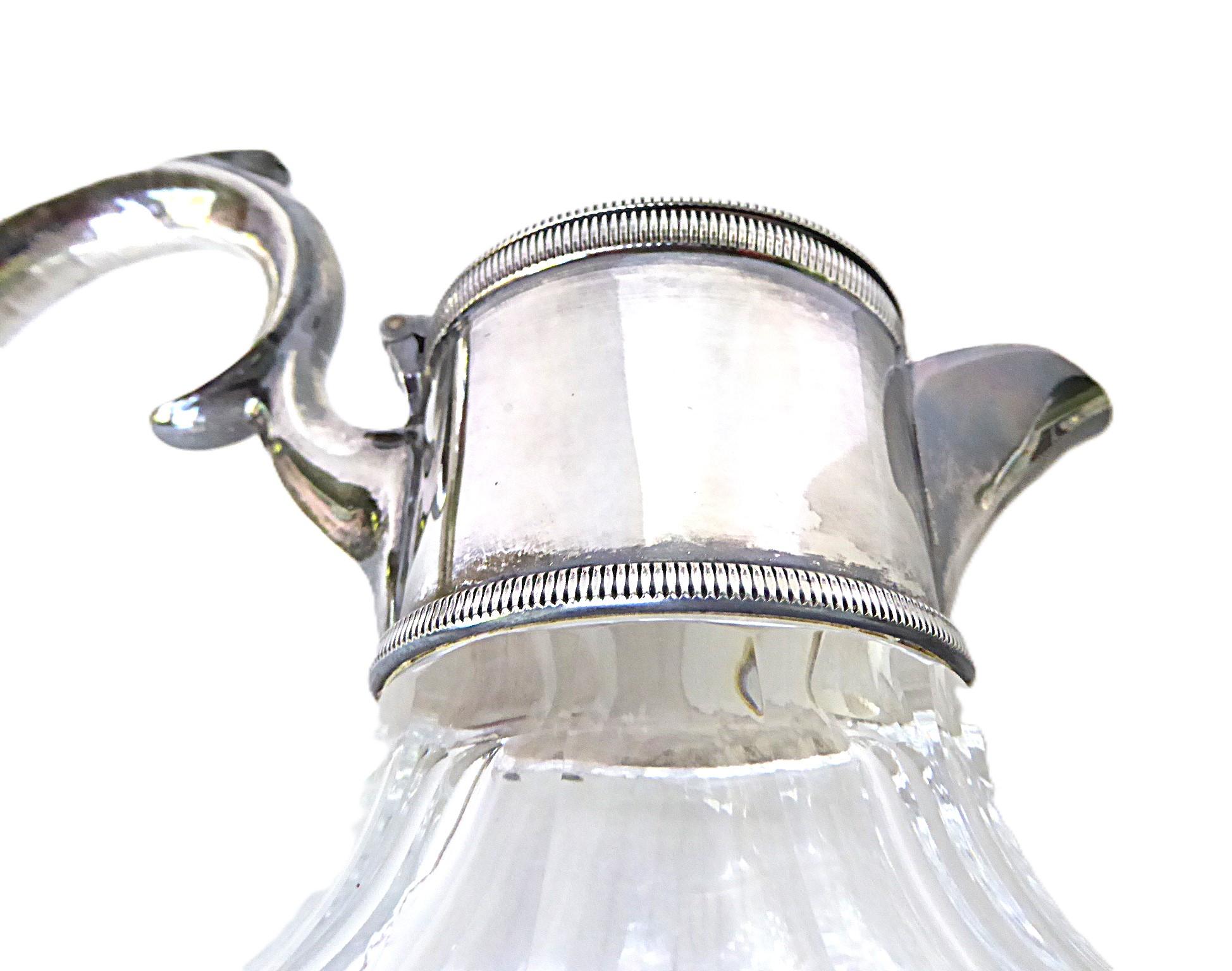 Jarra vintage de cristal tallado brillante y chapa de plata attr. Waterford años 70 finales del siglo XX en venta