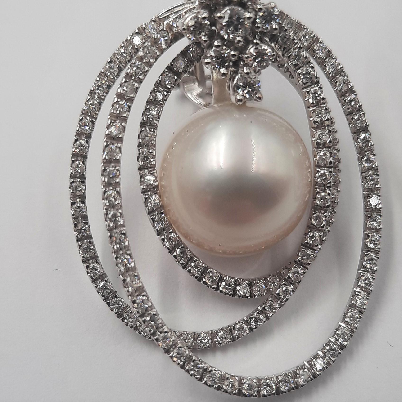 Contemporary Brilliant Cut Diamond Australian Sea Pearl 18 Carats White Gold Earrings For Sale