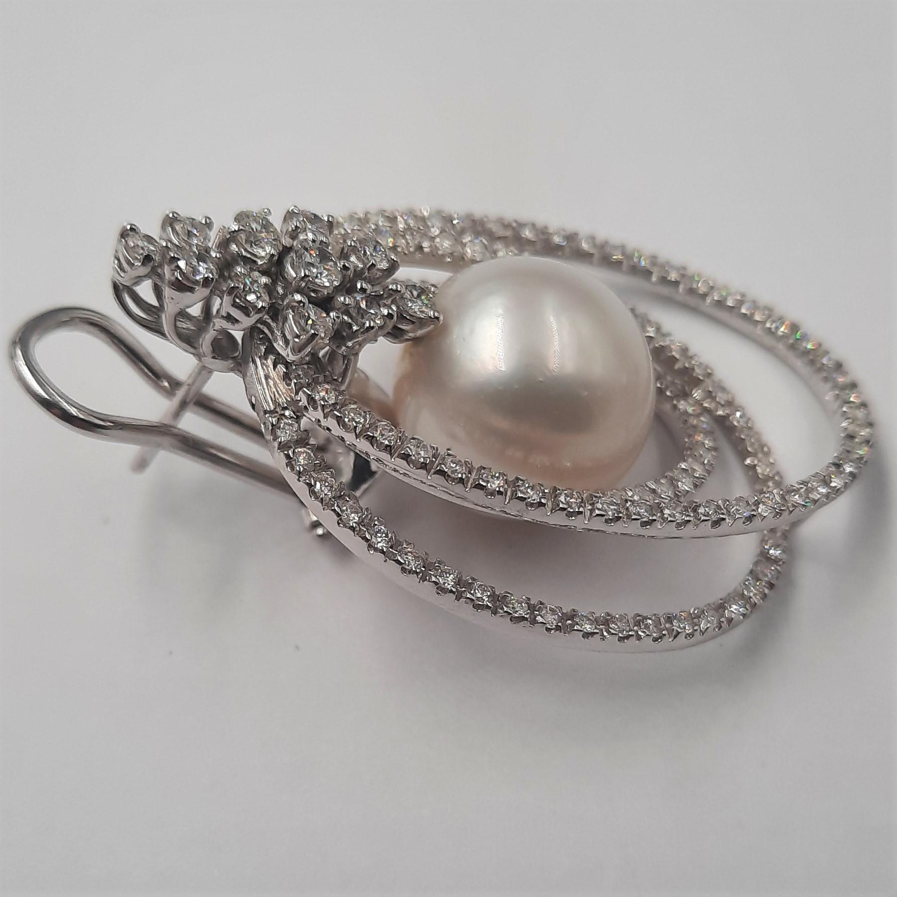 Women's Brilliant Cut Diamond Australian Sea Pearl 18 Carats White Gold Earrings For Sale