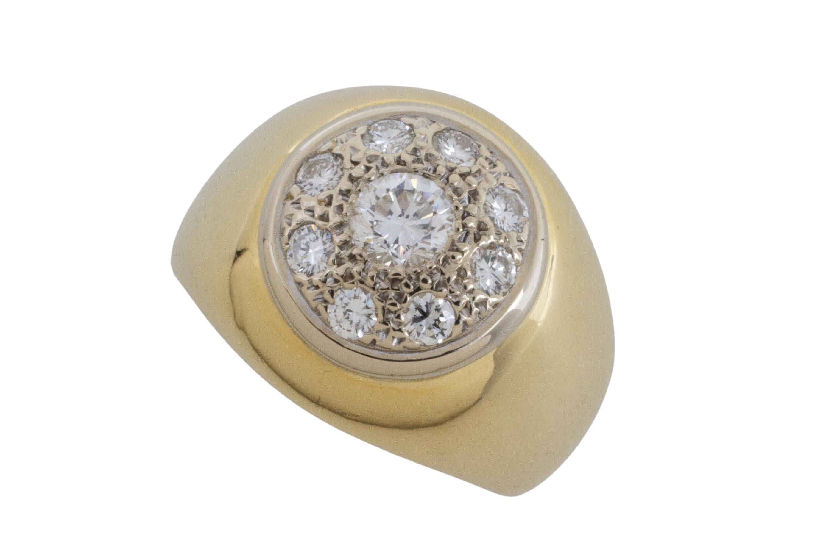 Modern Brilliant cut diamond cocktail ring in 18 carat gold For Sale