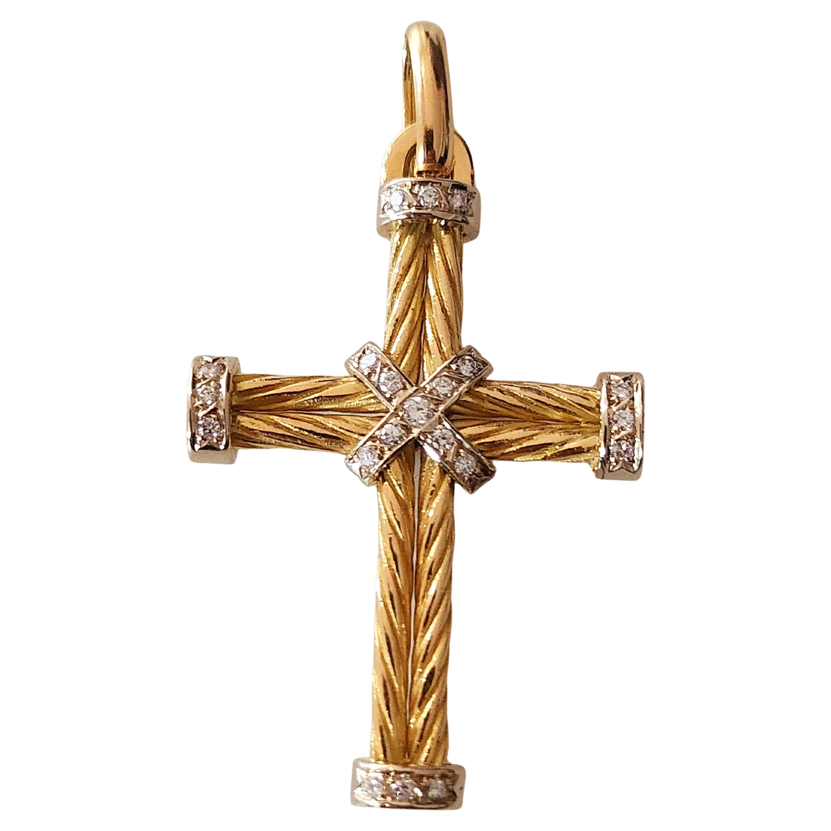 Unisex Cross pendant in 18k yellow and white gold finest with brilliant cut diamonds 5cm lenght and total weight of 13.50 grams made in portugal 21century hall marked with 800k gold finest and initial maker mark