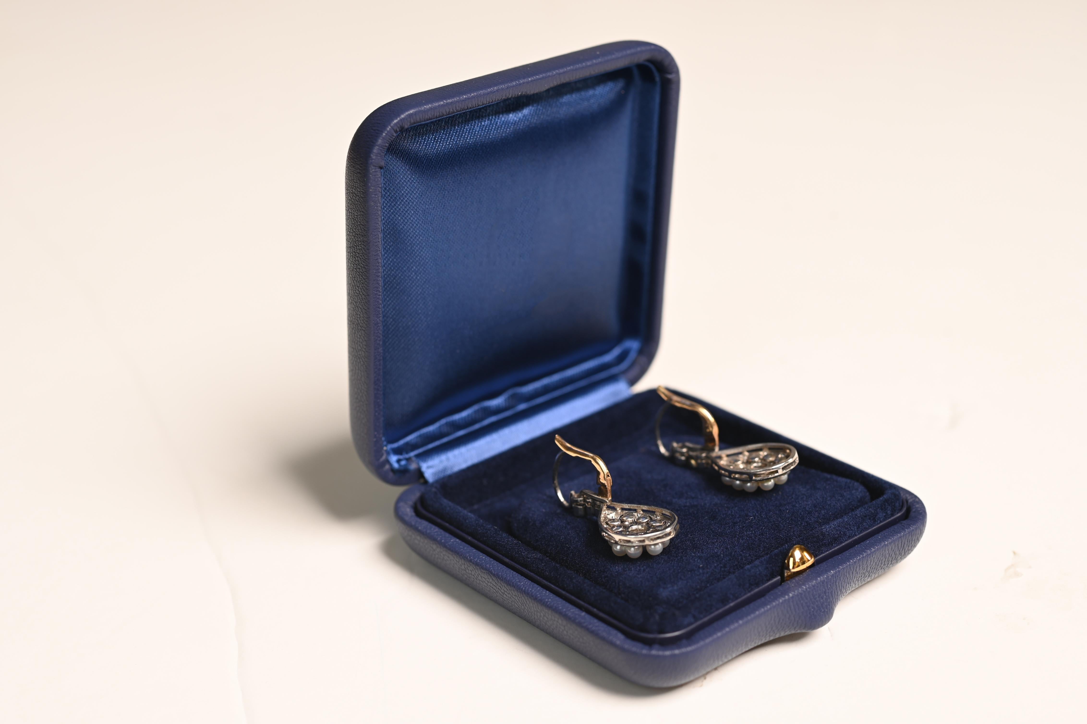 Ohrringe mit Diamanten im Brillantschliff ( ca. 0,5 Karat), Perlen Halo, Platin (Alteuropäischer Schliff) im Angebot