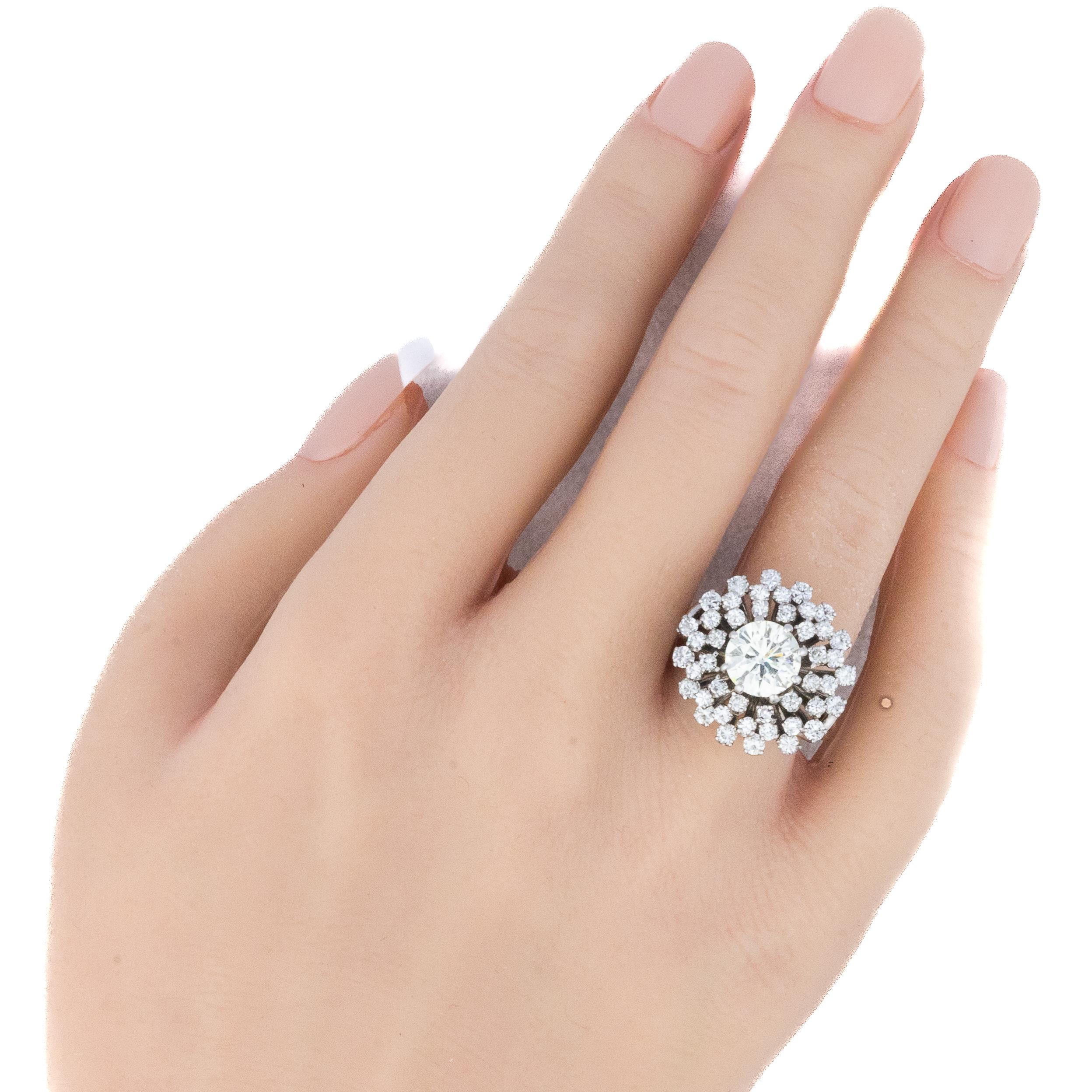 Taille ronde Diamant taillé en brillant Multi Halo Cluster en vente