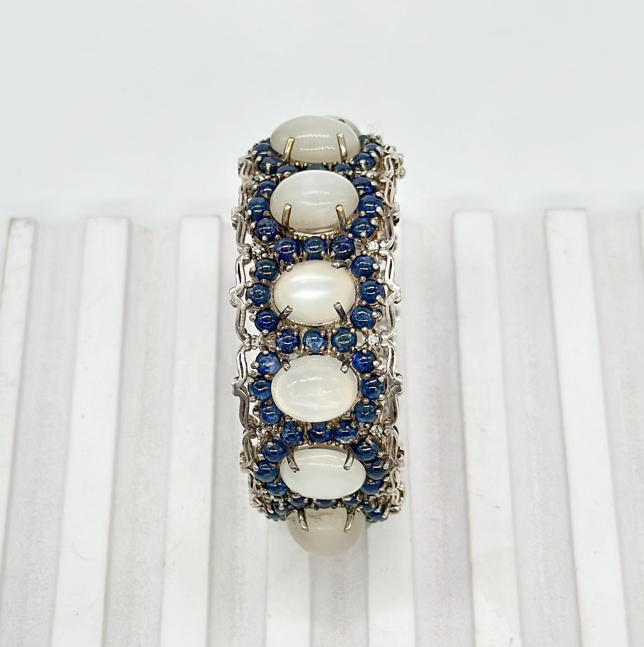 Ovales Sterlingsilber-Armband mit Diamanten im Brillantschliff, Mondstein und blauem Saphir im Zustand „Neu“ im Angebot in Delhi, DL