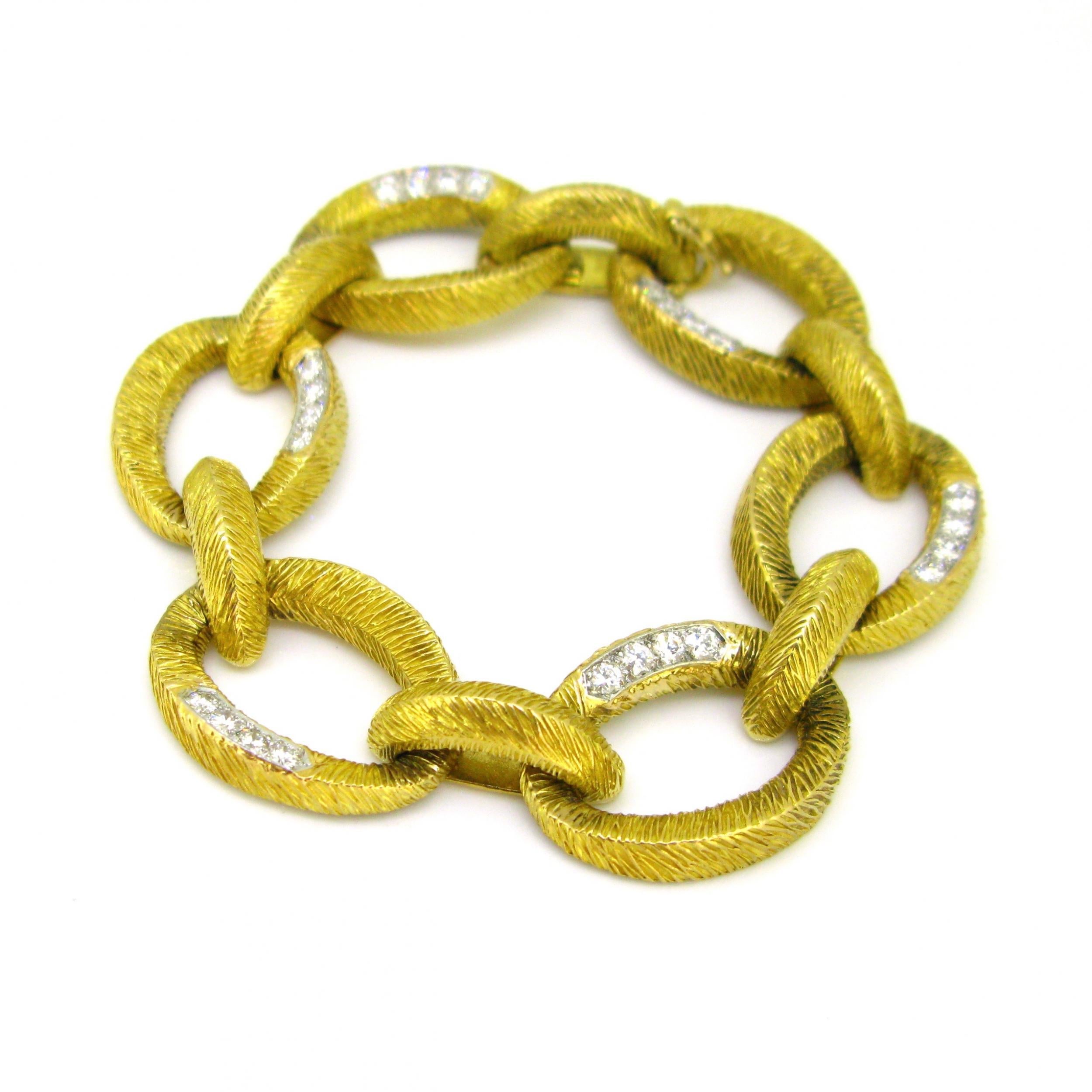 Brilliant Cut Diamonds Textured Link Bracelet, 18kt Yellow Gold and Platinum 2