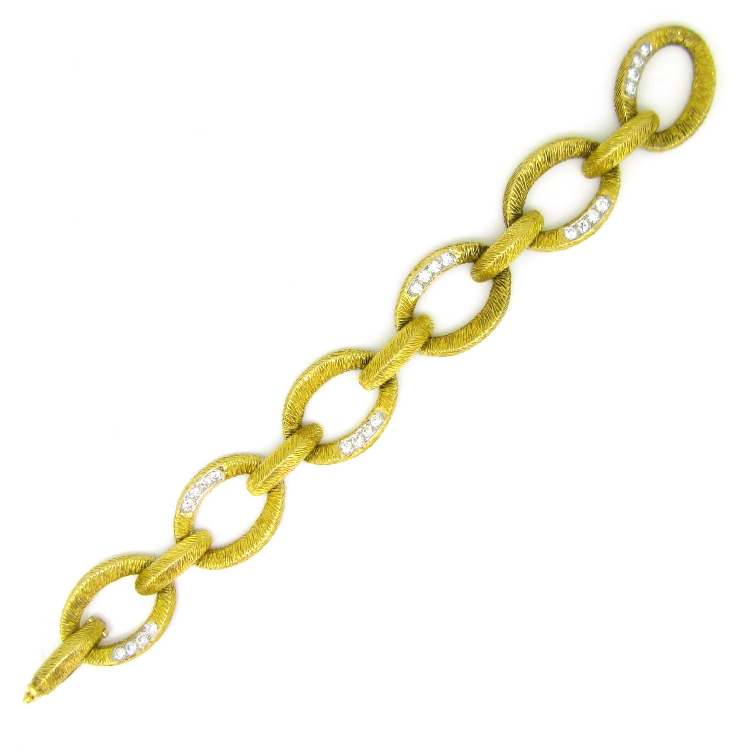 Brilliant Cut Diamonds Textured Link Bracelet, 18kt Yellow Gold and Platinum 4