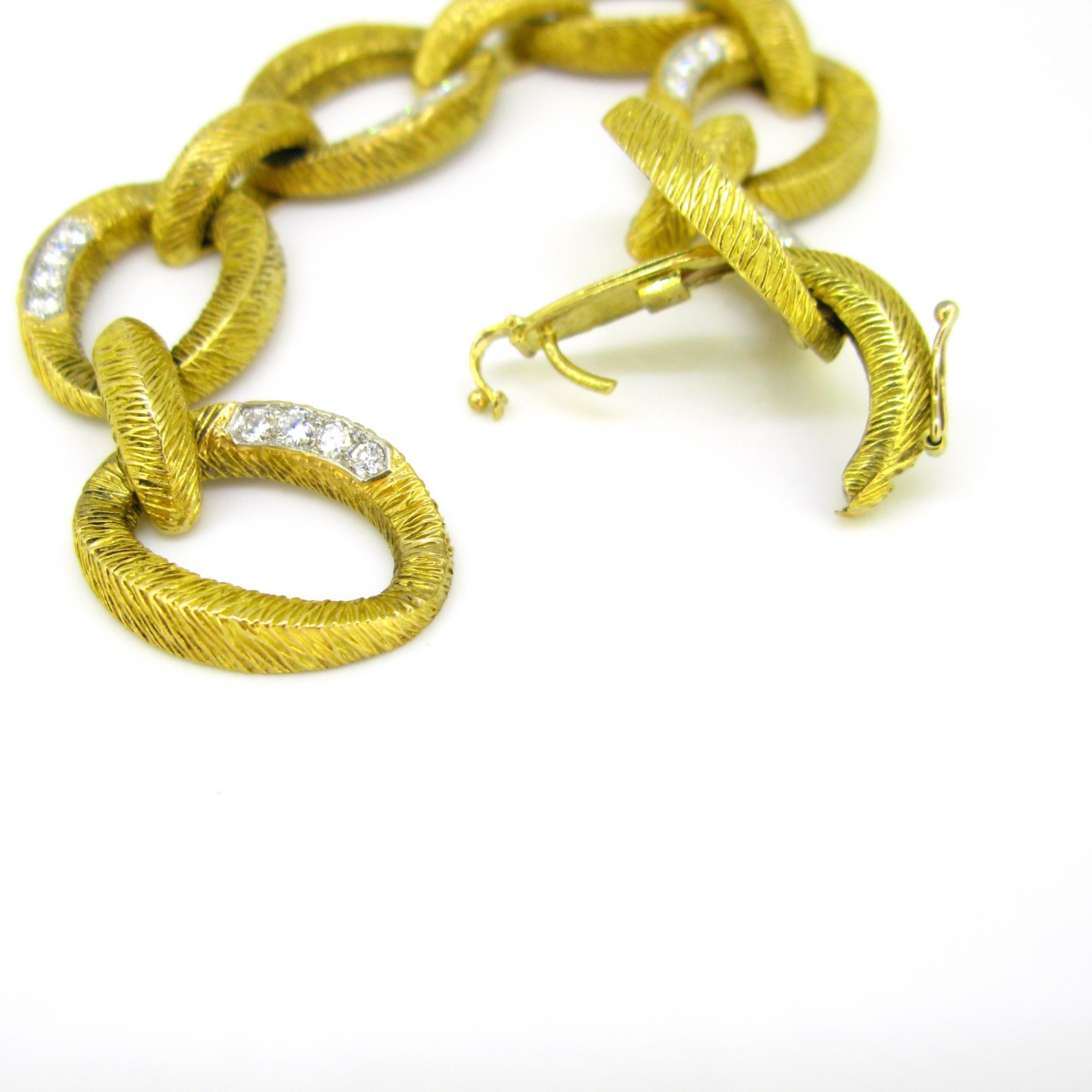 Brilliant Cut Diamonds Textured Link Bracelet, 18kt Yellow Gold and Platinum 5