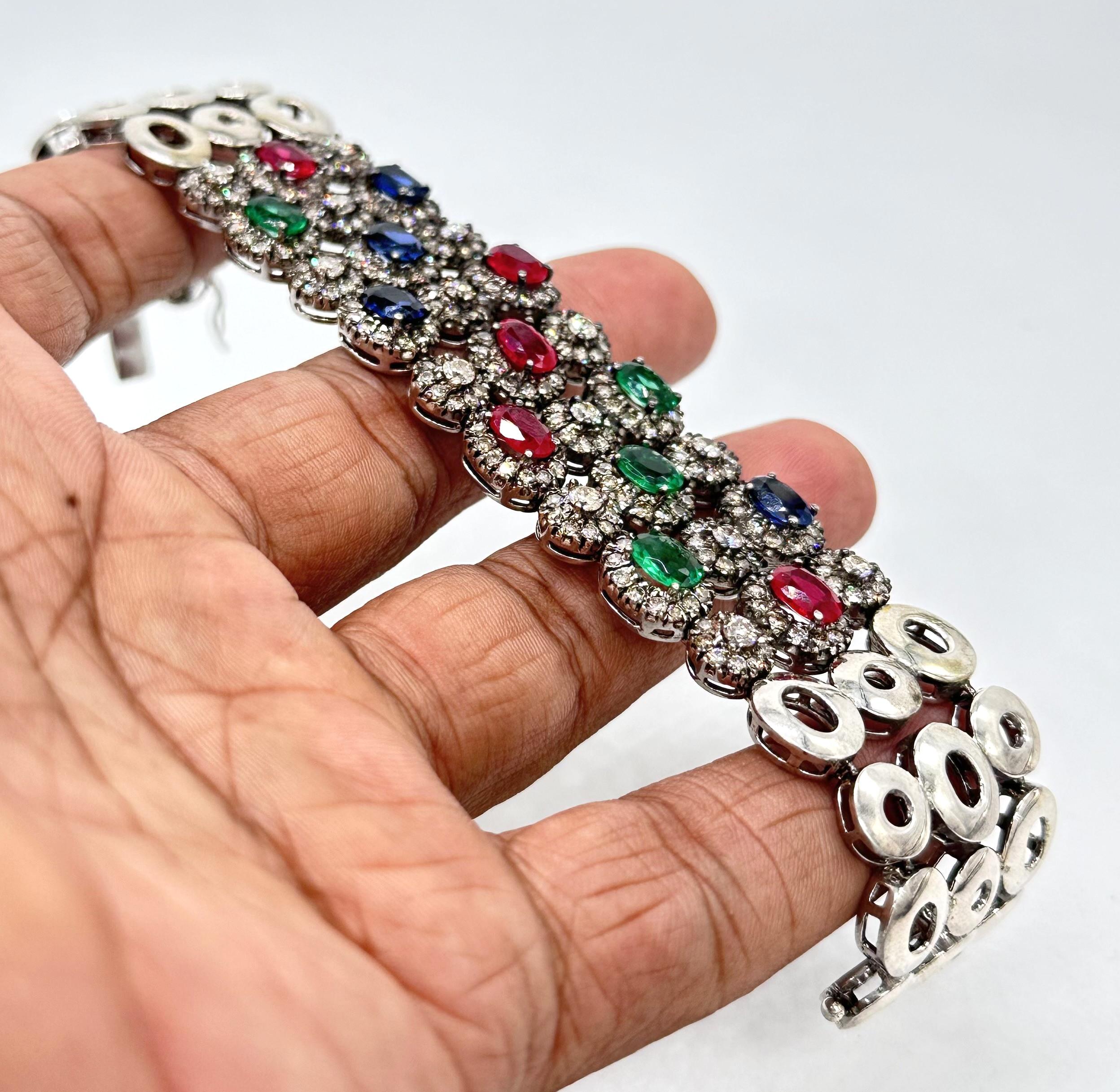 Weißes Silber-Tennisarmband mit 8,05 Karat Diamanten im Brillantschliff und drei Linien mit Edelsteinen im Angebot 5