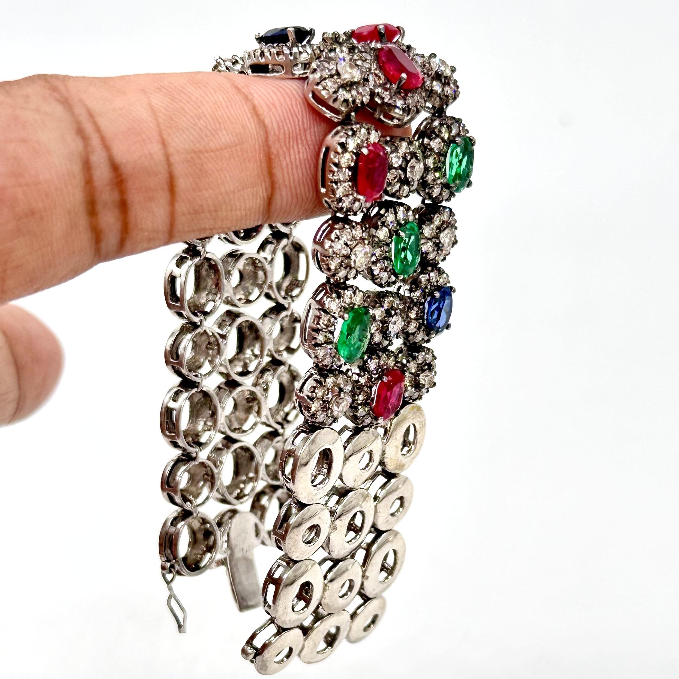 Weißes Silber-Tennisarmband mit 8,05 Karat Diamanten im Brillantschliff und drei Linien mit Edelsteinen im Angebot 6