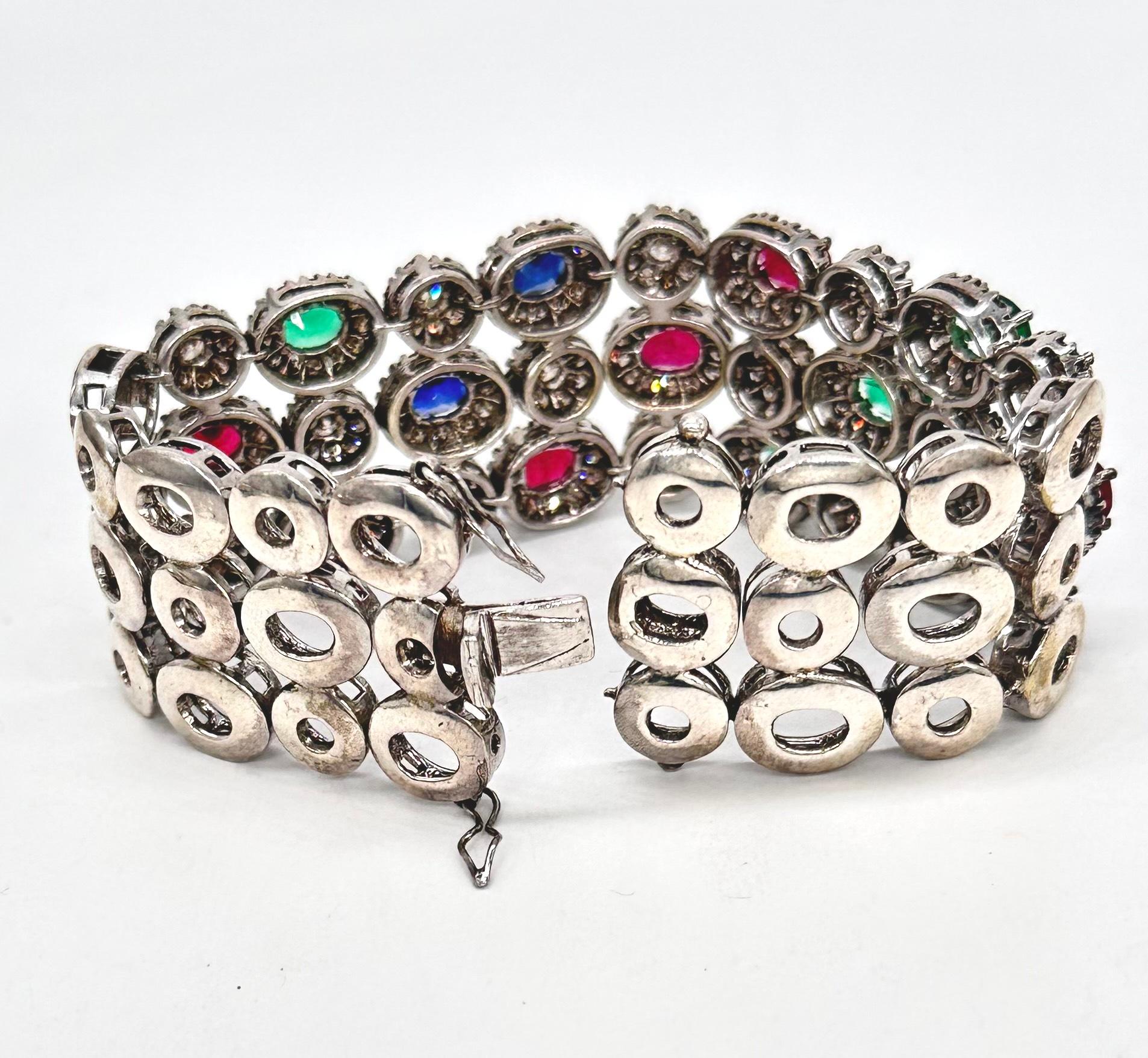 Weißes Silber-Tennisarmband mit 8,05 Karat Diamanten im Brillantschliff und drei Linien mit Edelsteinen für Damen oder Herren im Angebot