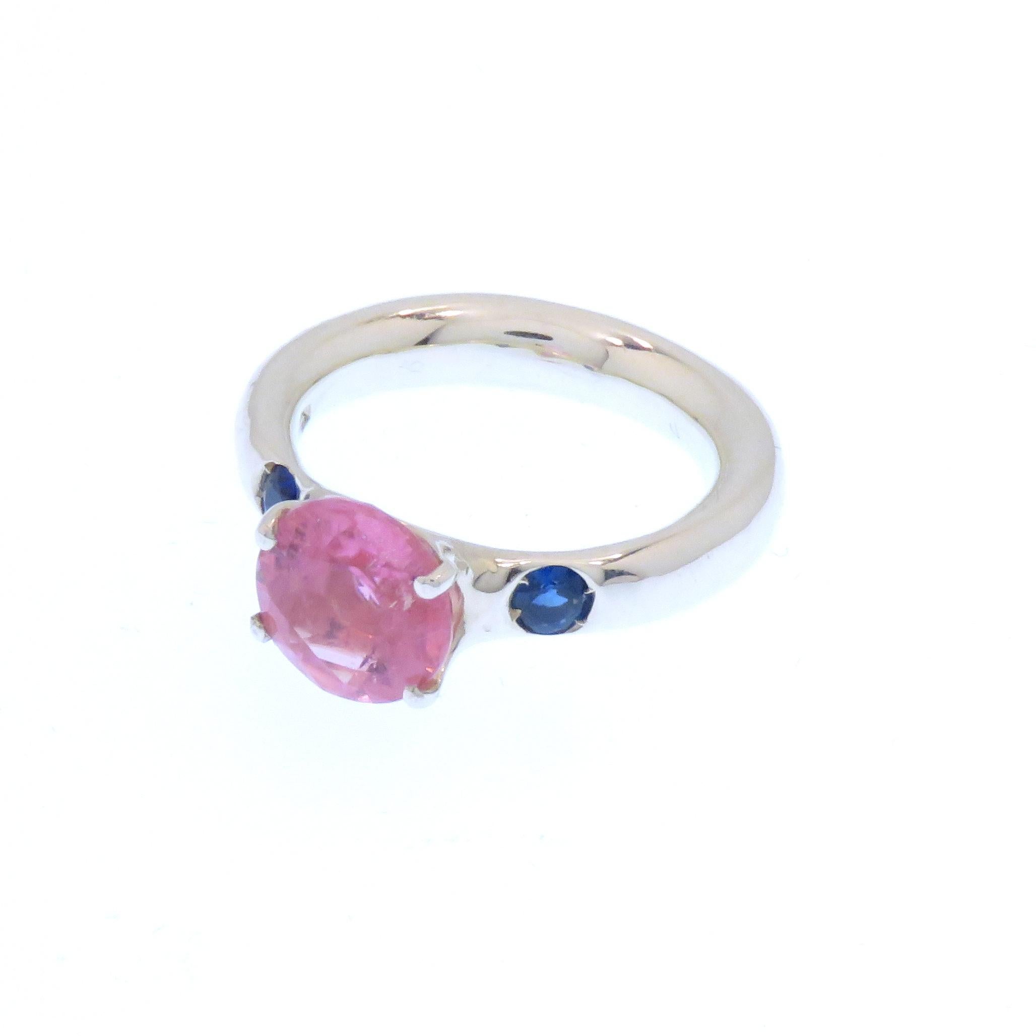 Modern Brilliant Cut Pink Tourmaline Blue Sapphires 9 Karat White Gold Ring For Sale