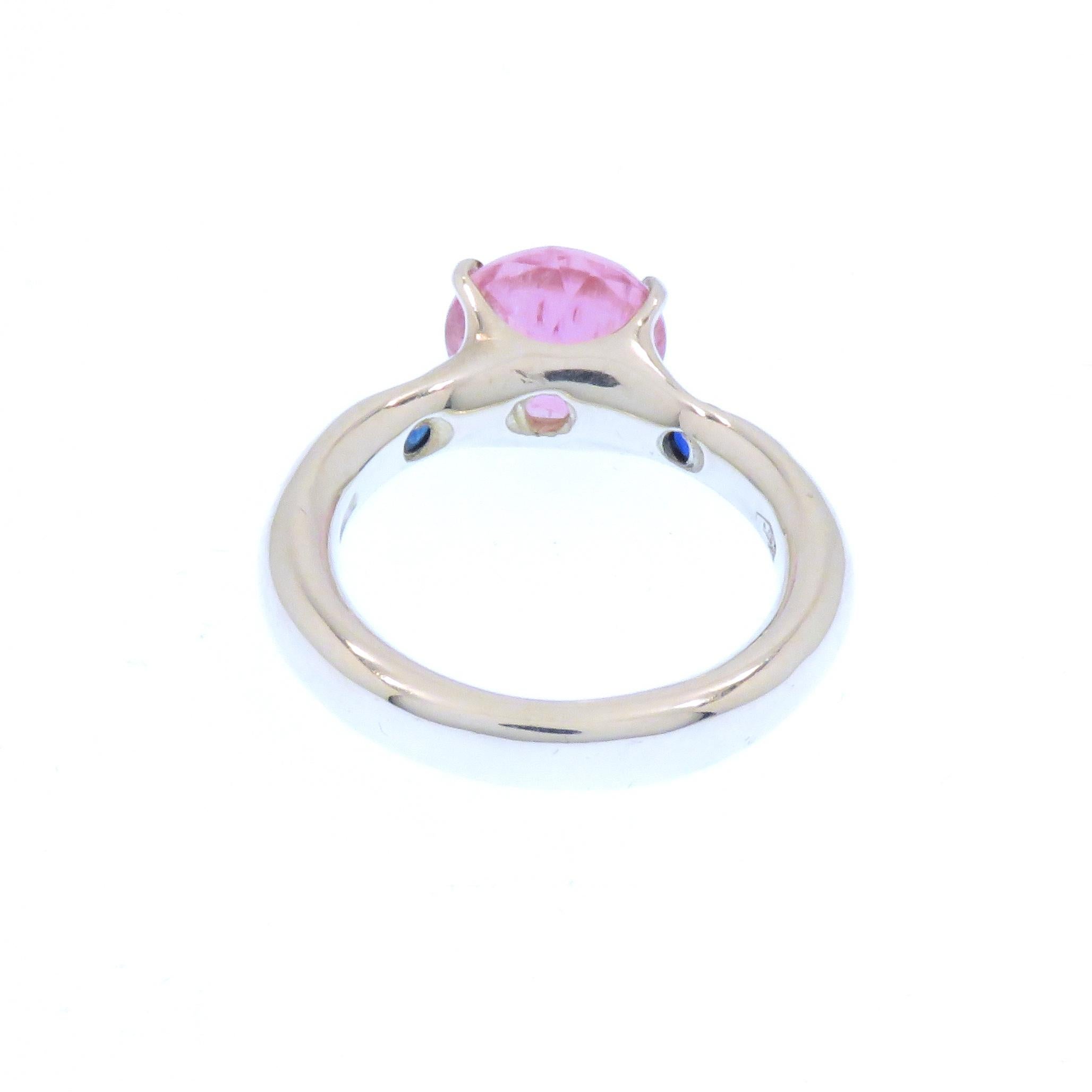 Brilliant Cut Pink Tourmaline Blue Sapphires 9 Karat White Gold Ring In New Condition For Sale In Milano, IT