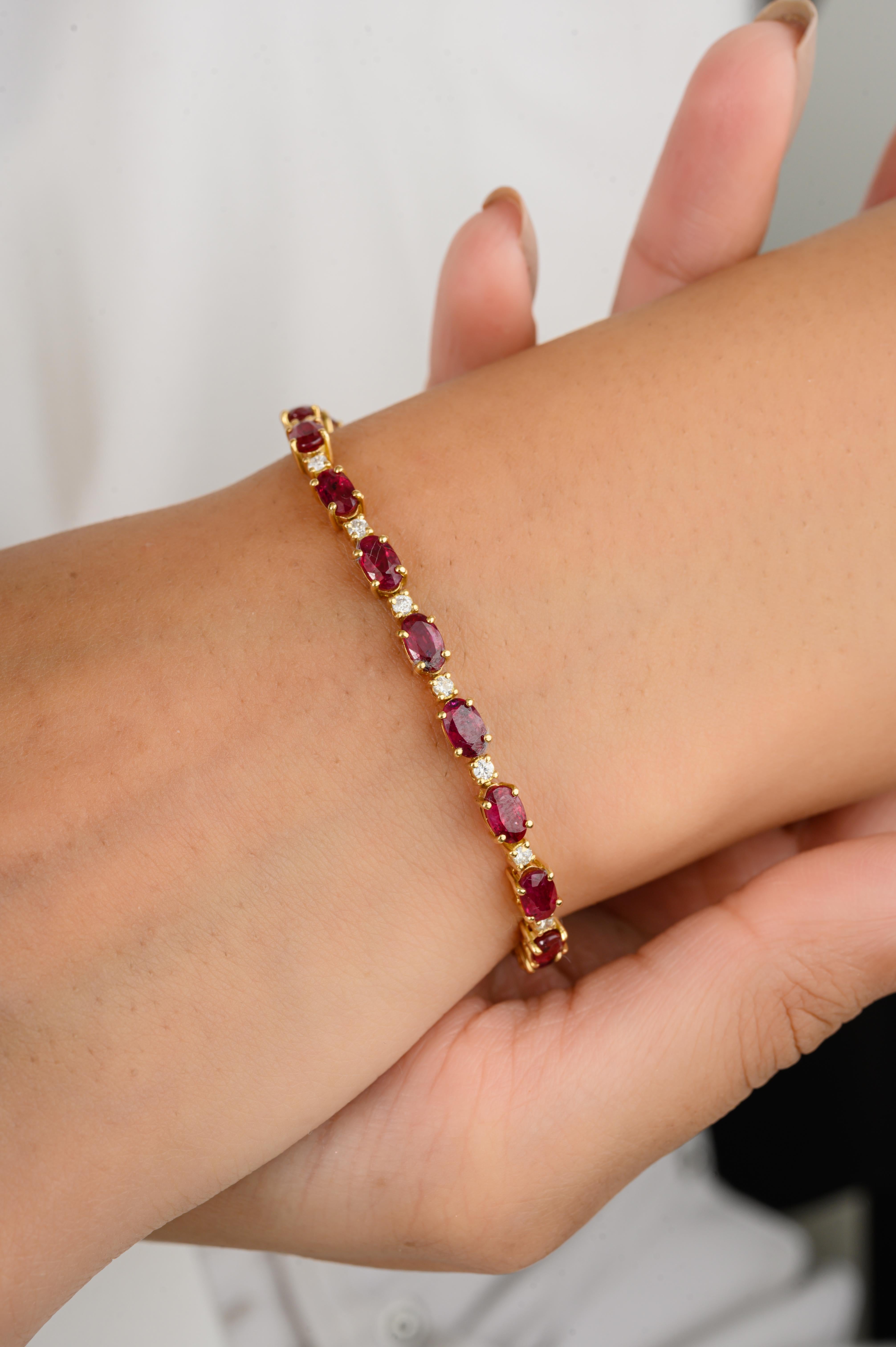 Women's Brilliant Cut Ruby Diamond Wedding Bracelet for Mom in 18k Solid Yellow Gold For Sale