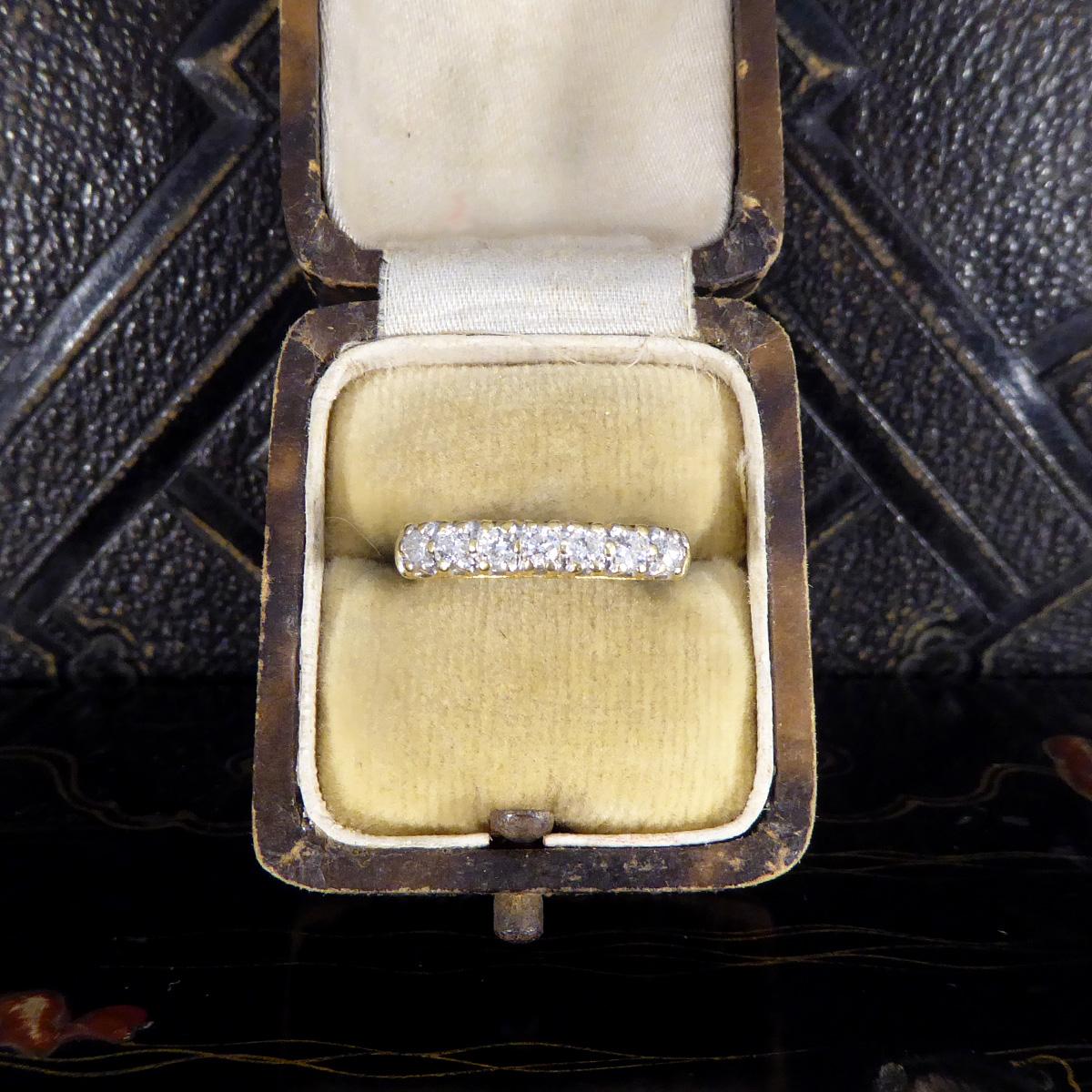 Women's or Men's Brilliant Cut Seven Stone Diamond Millennium Ring in 18ct Yellow Gold