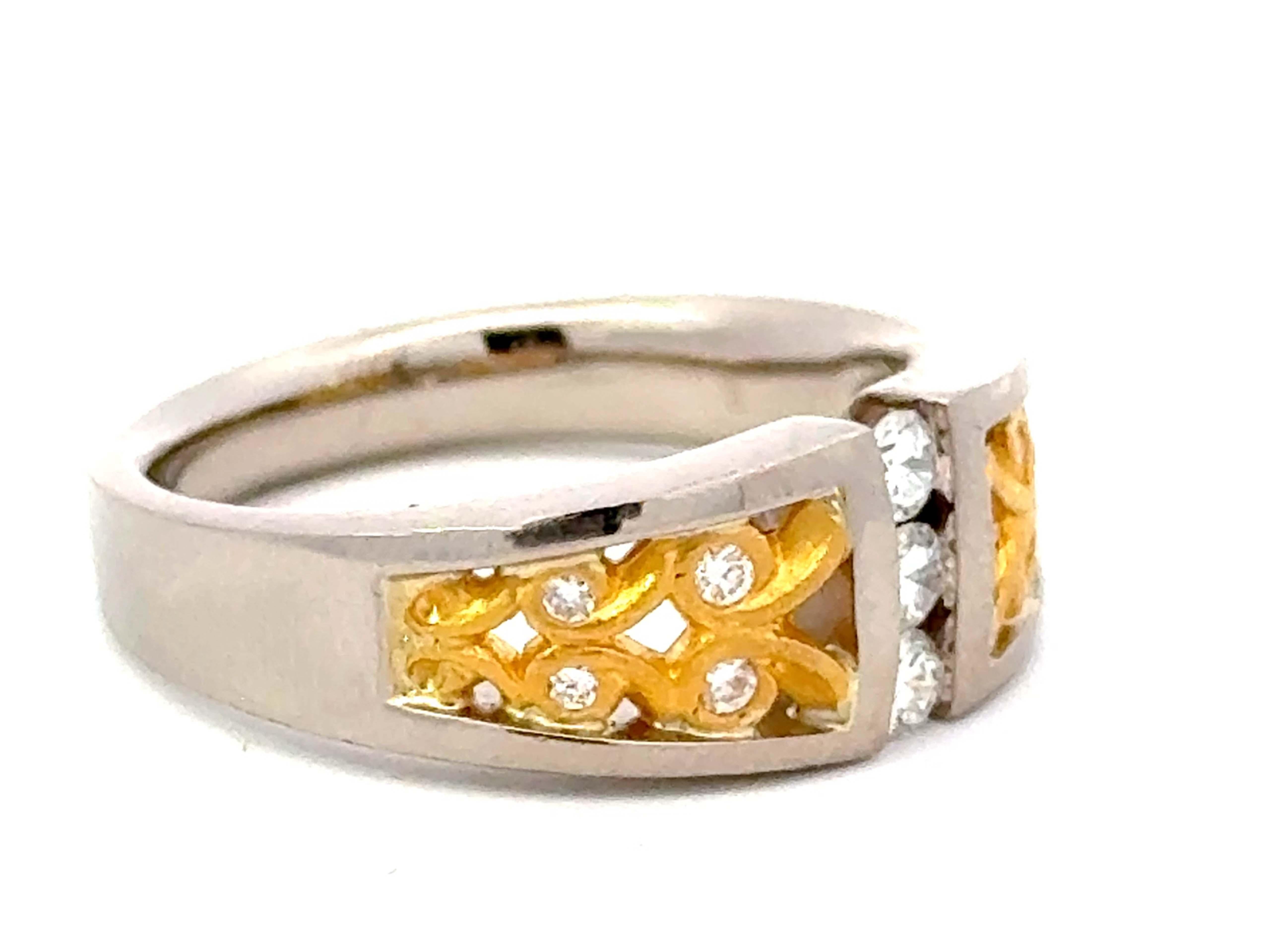 Modern Brilliant Cut Vertical Diamond Row Ring 18K and 24K Yellow and White Gold For Sale