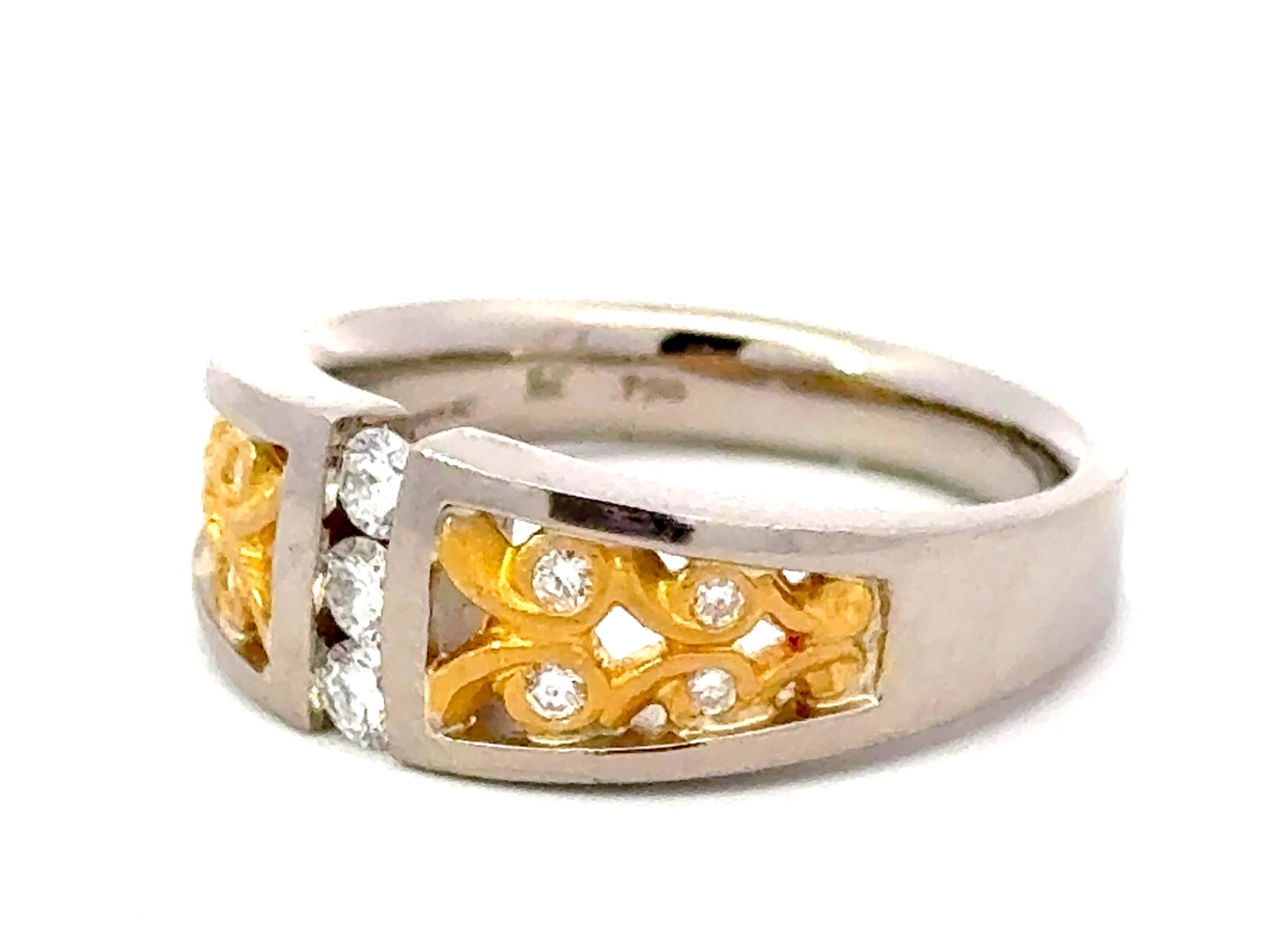 Brilliant Cut Vertical Diamond Row Ring 18K and 24K Yellow and White Gold In Excellent Condition For Sale In Honolulu, HI