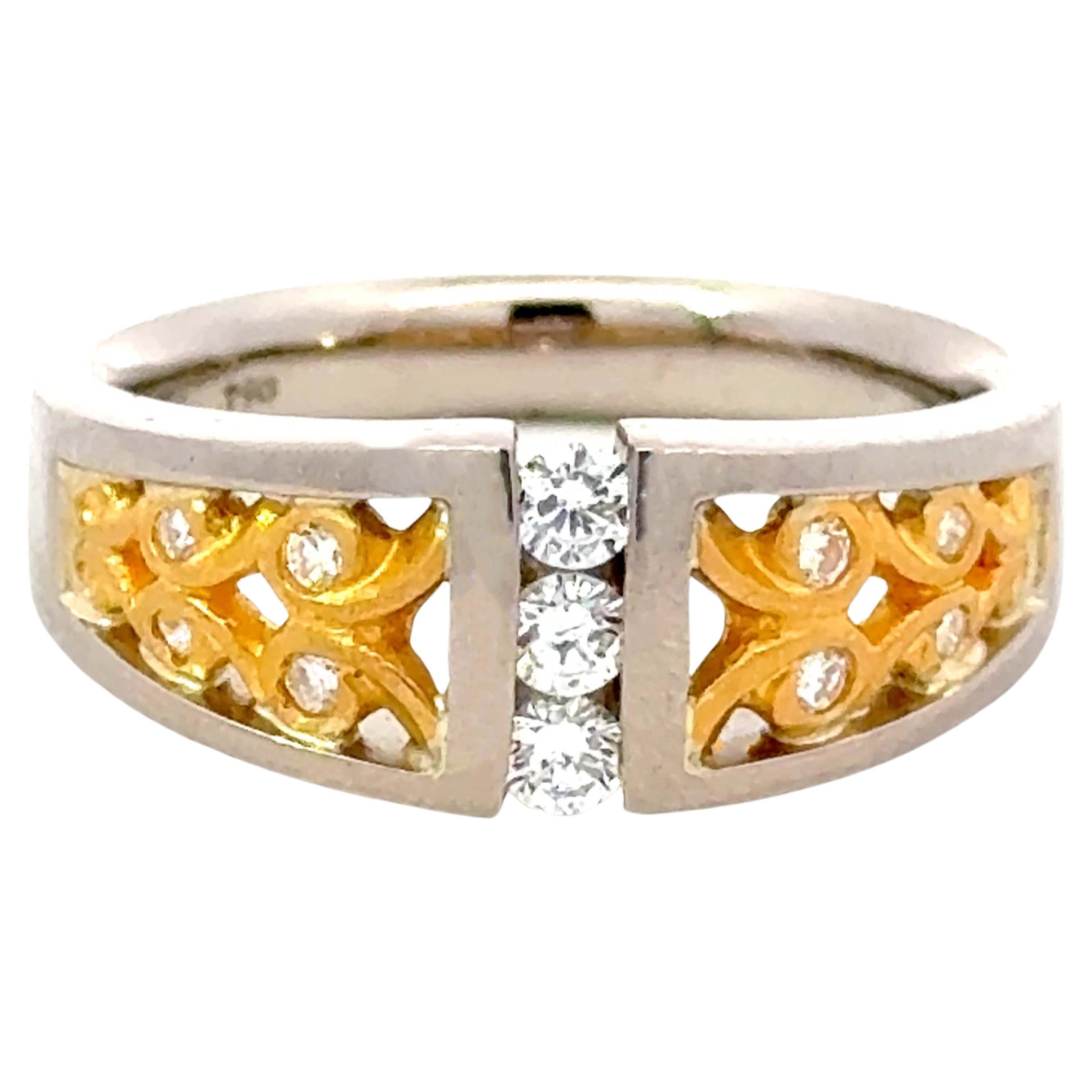 Brilliant Cut Vertical Diamond Row Ring 18K and 24K Yellow and White Gold For Sale