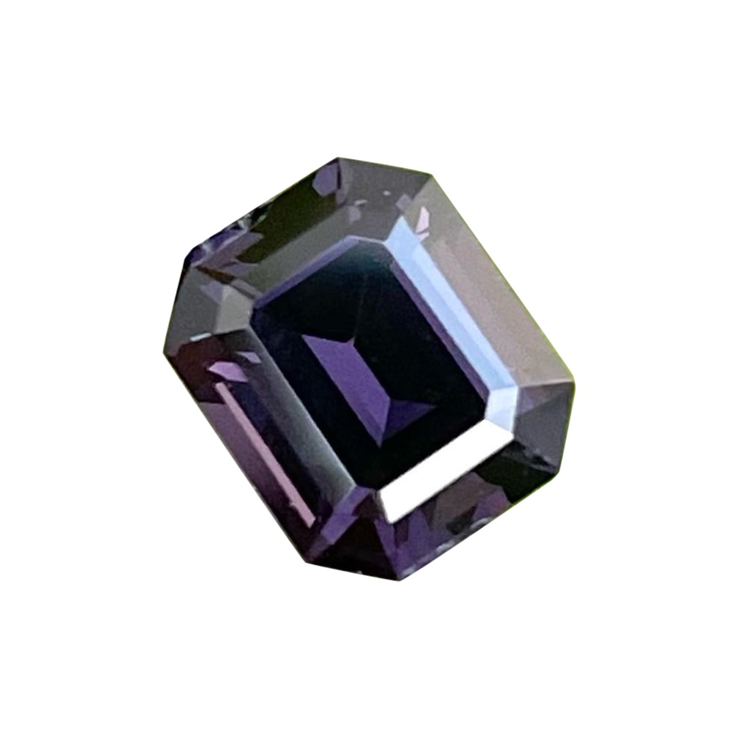 Loser Spinell-Ring mit Brillanten und tieflila Spinell-Edelstein 1,85 Karat