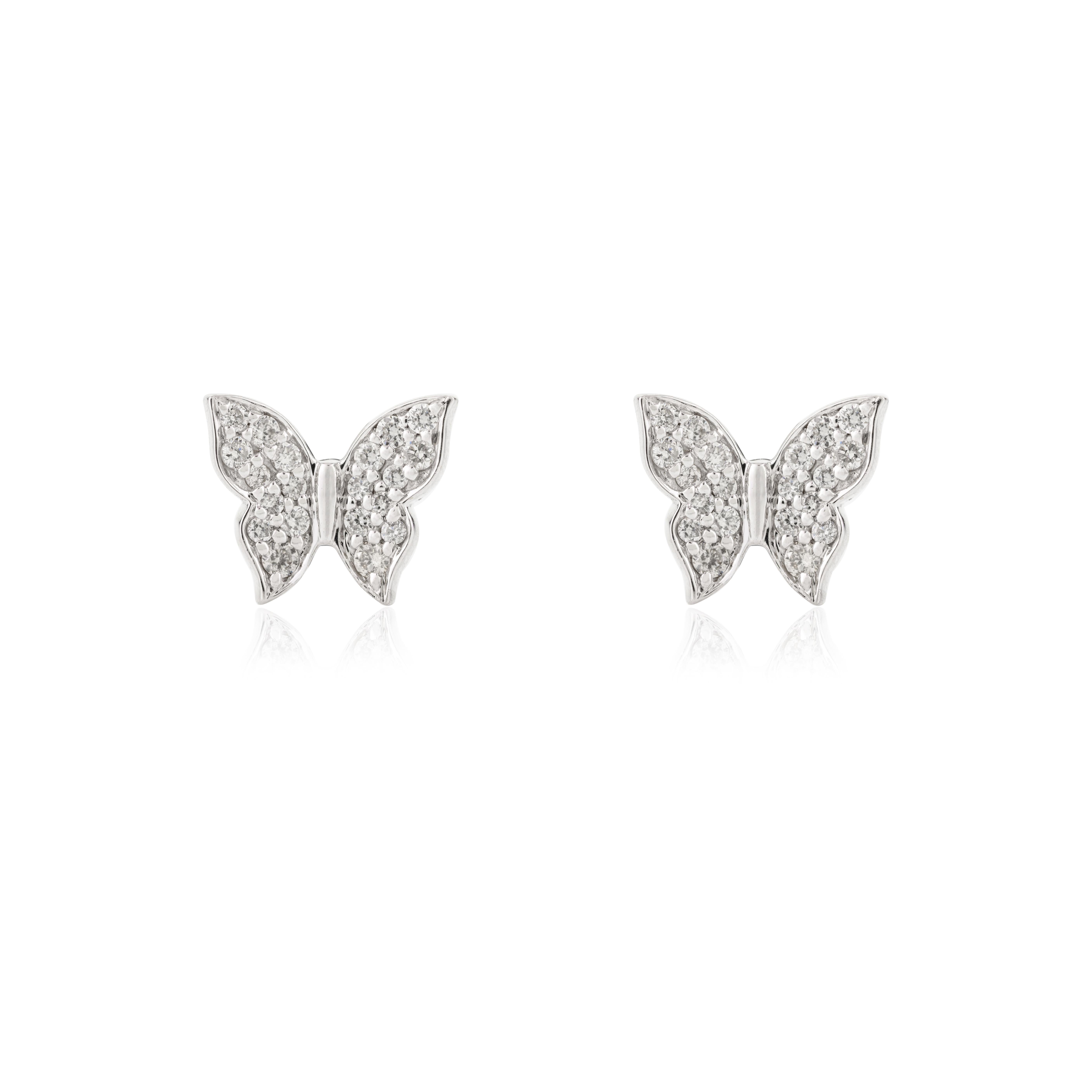 Moderno Orecchini a perno con diamante brillante e farfalla per lei in oro bianco massiccio 18k in vendita
