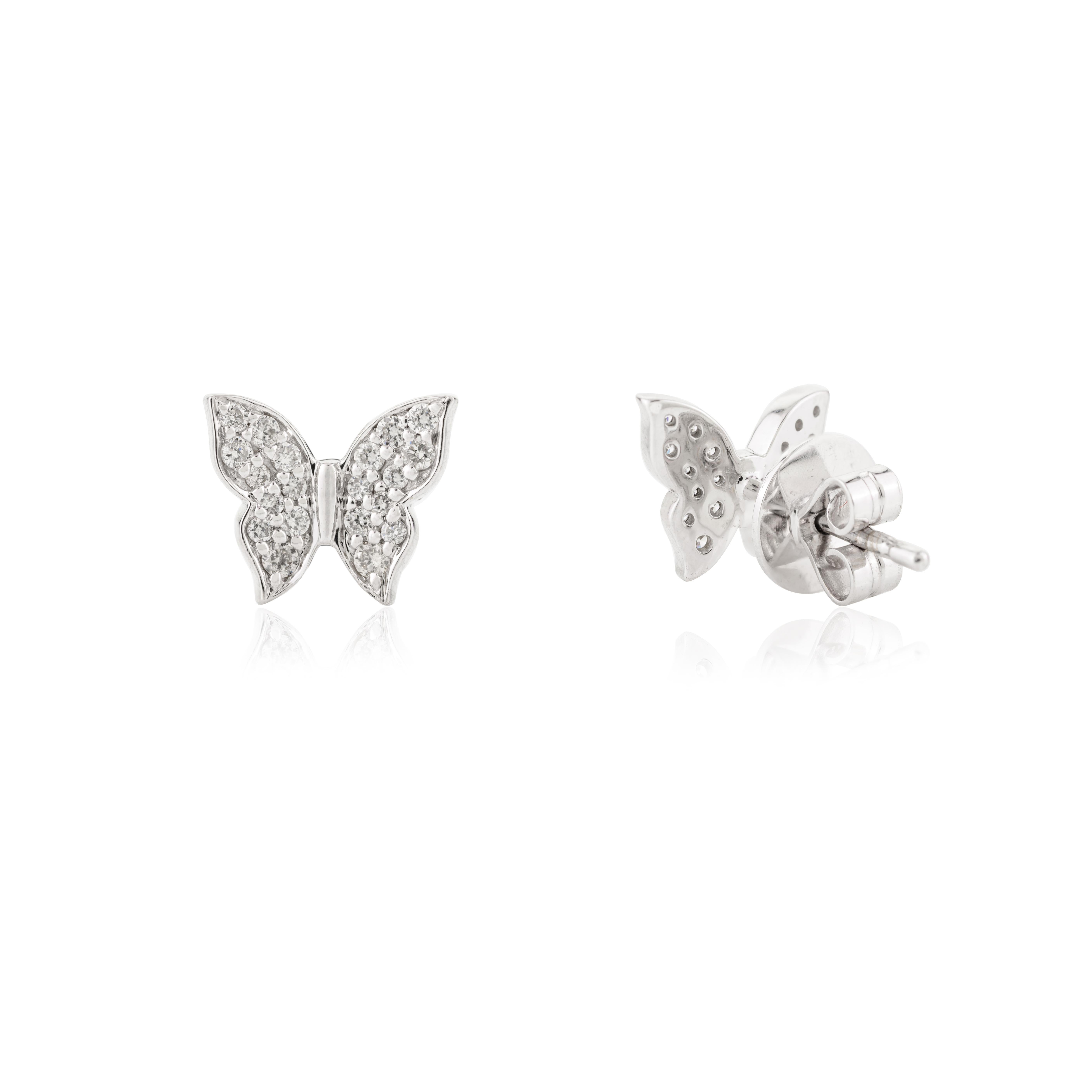 Orecchini a perno con diamante brillante e farfalla per lei in oro bianco massiccio 18k In condizioni Nuovo in vendita a New York, NY