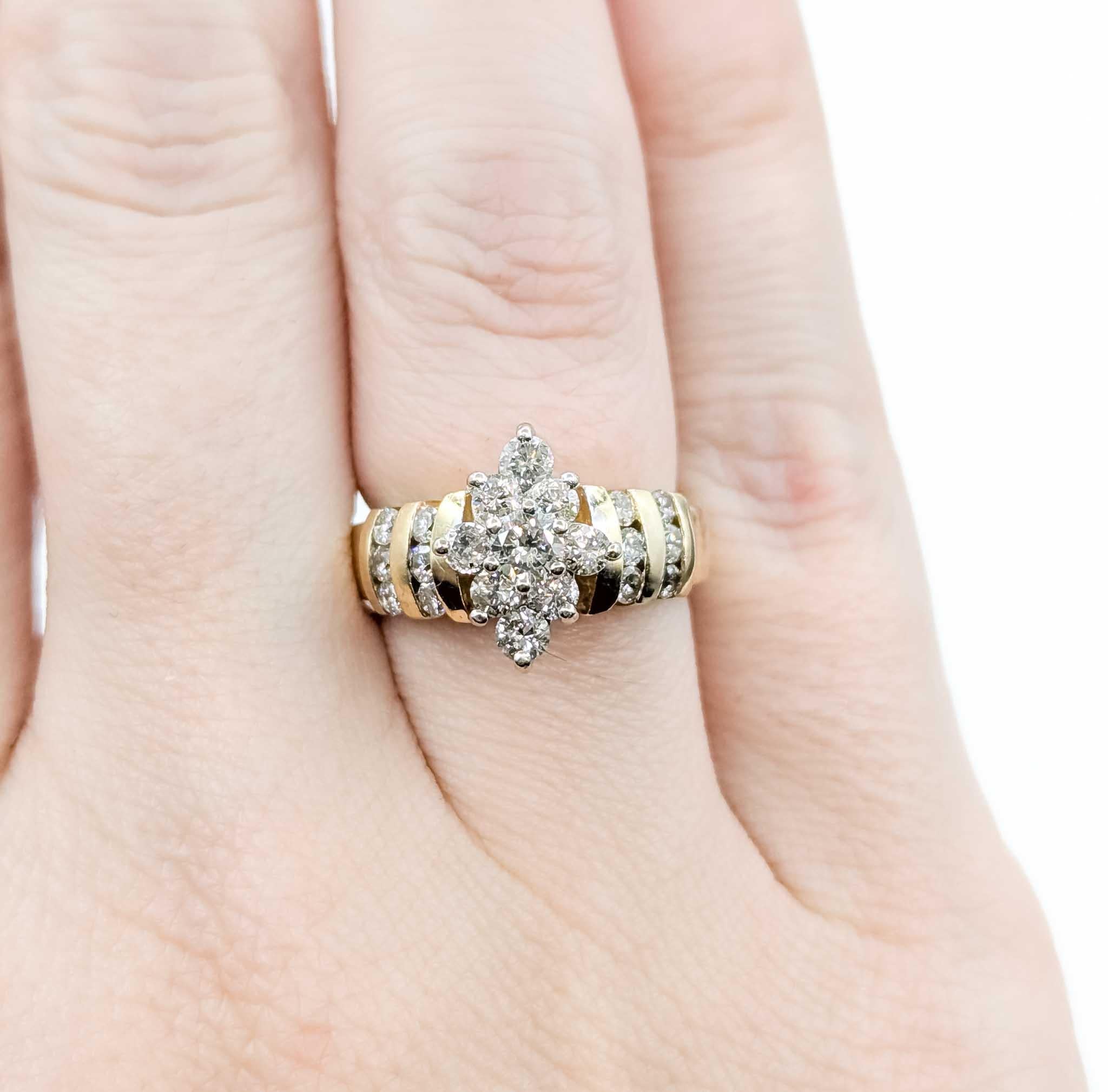 De las mujeres Anillo Racimo de Diamantes Brillantes en Oro Amarillo de 10k en venta