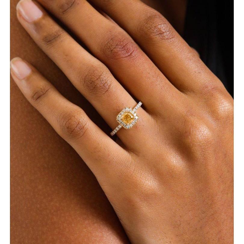 Round Cut 0.89ct Yellow Cushion Diamond Ring, Diamond Engagement Ring For Sale