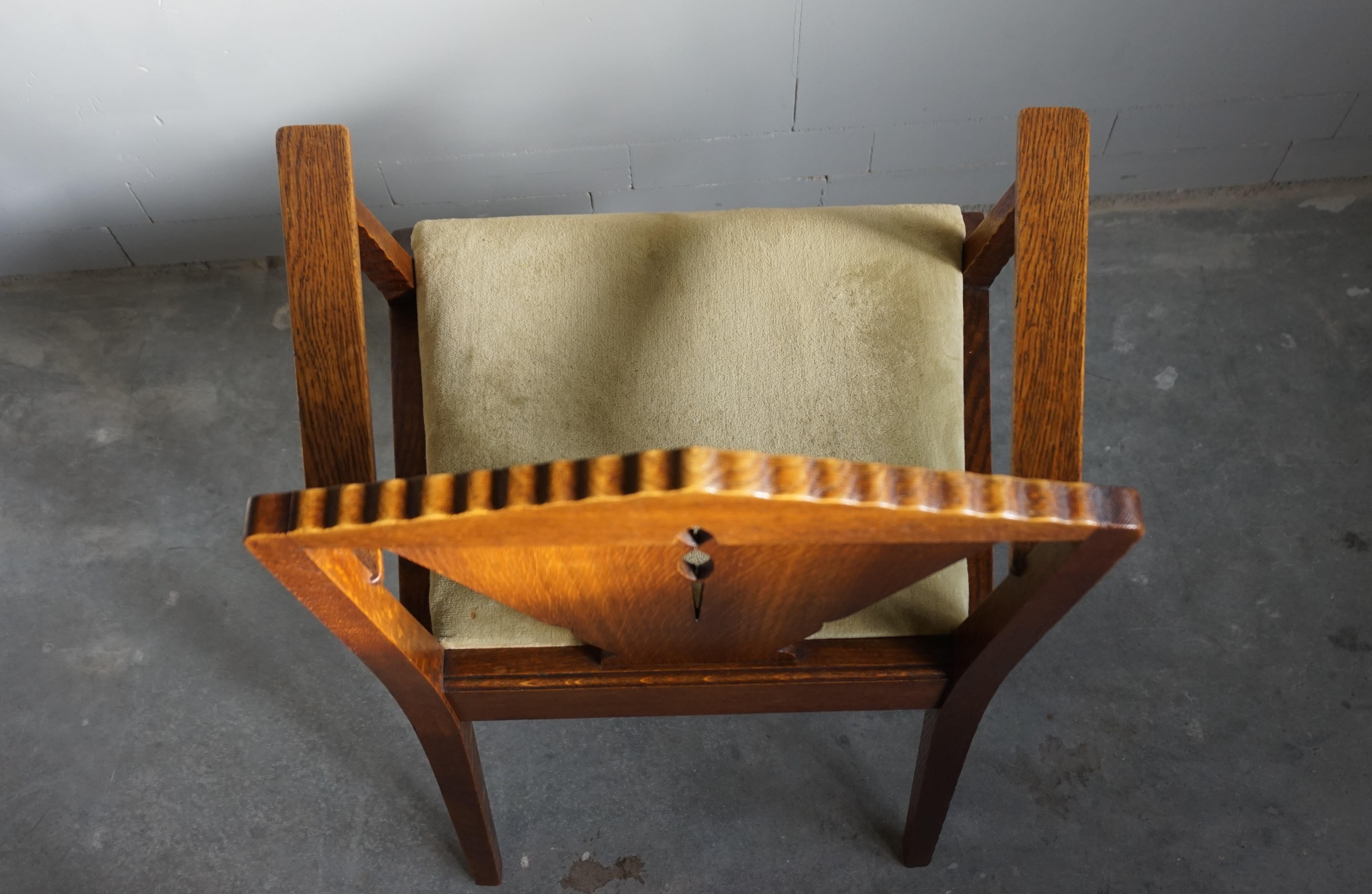 Brilliant Design Dutch Arts & Crafts Oak Desk Chair w. Original Upholstery 1910s For Sale 4