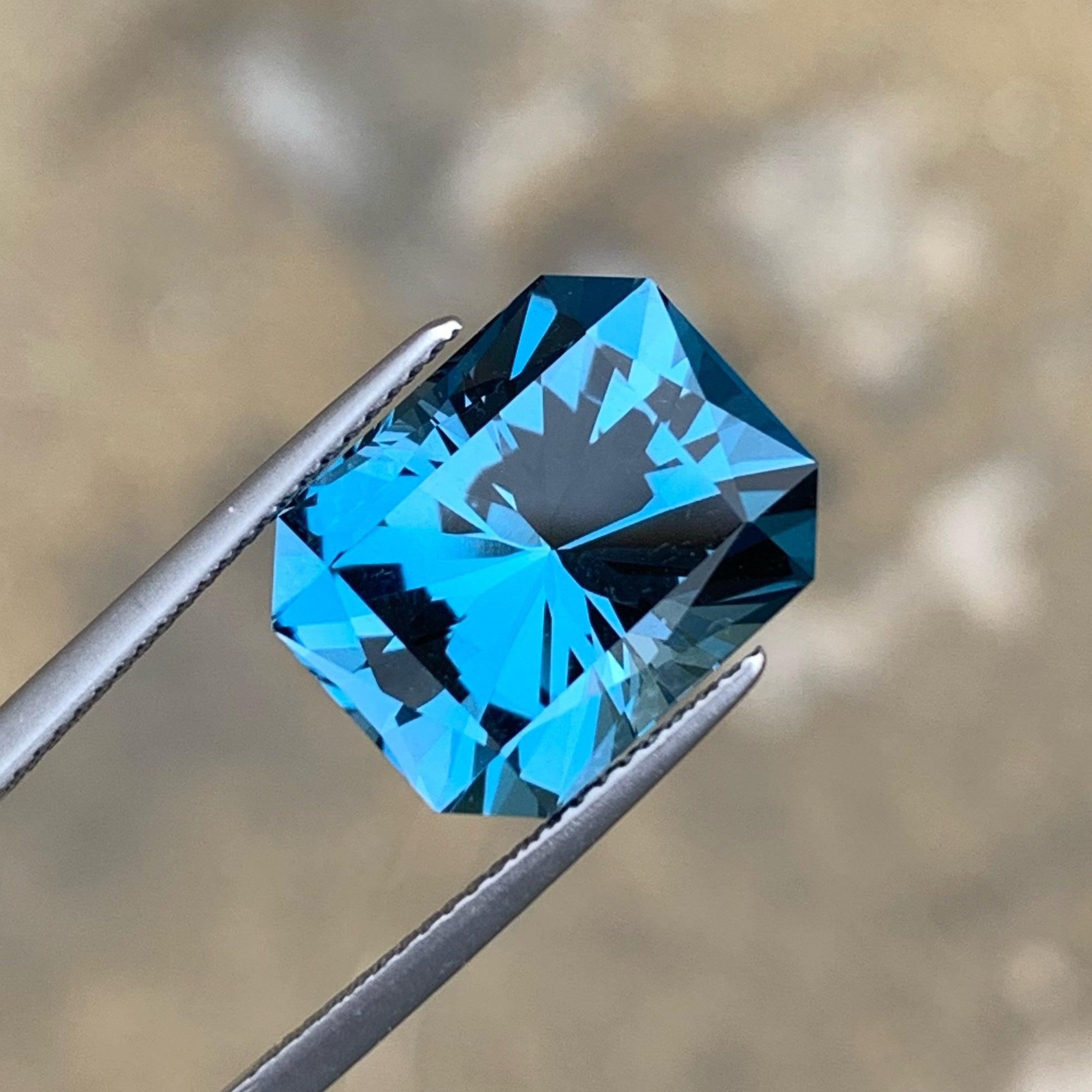 Brilliant London Blue Topaz Gemstone 11.45 Carats Topaz Jewellery Topaz Ring  In New Condition For Sale In Bangkok, TH