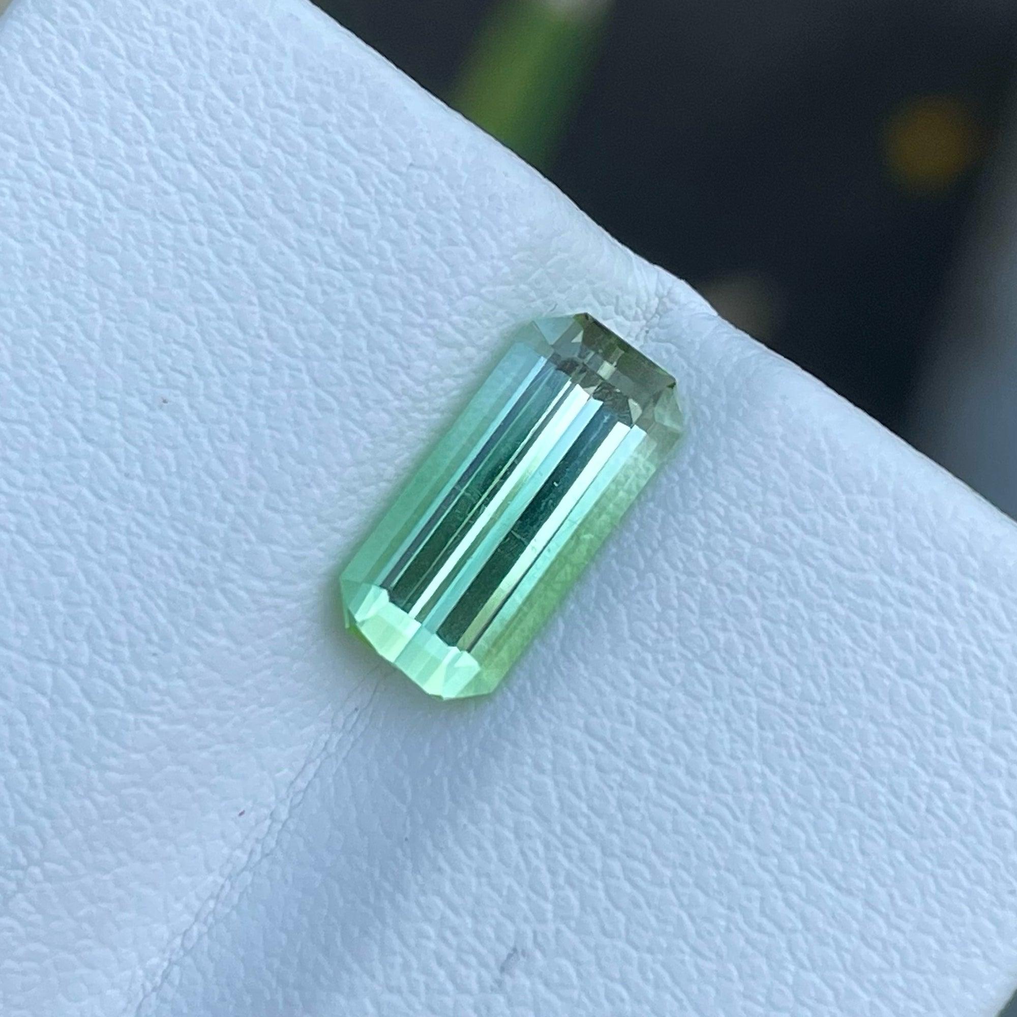 Emerald Cut Brilliant Mint-Green Tourmaline Gemstone 2.75 Carats Tourmaline Ring For Sale
