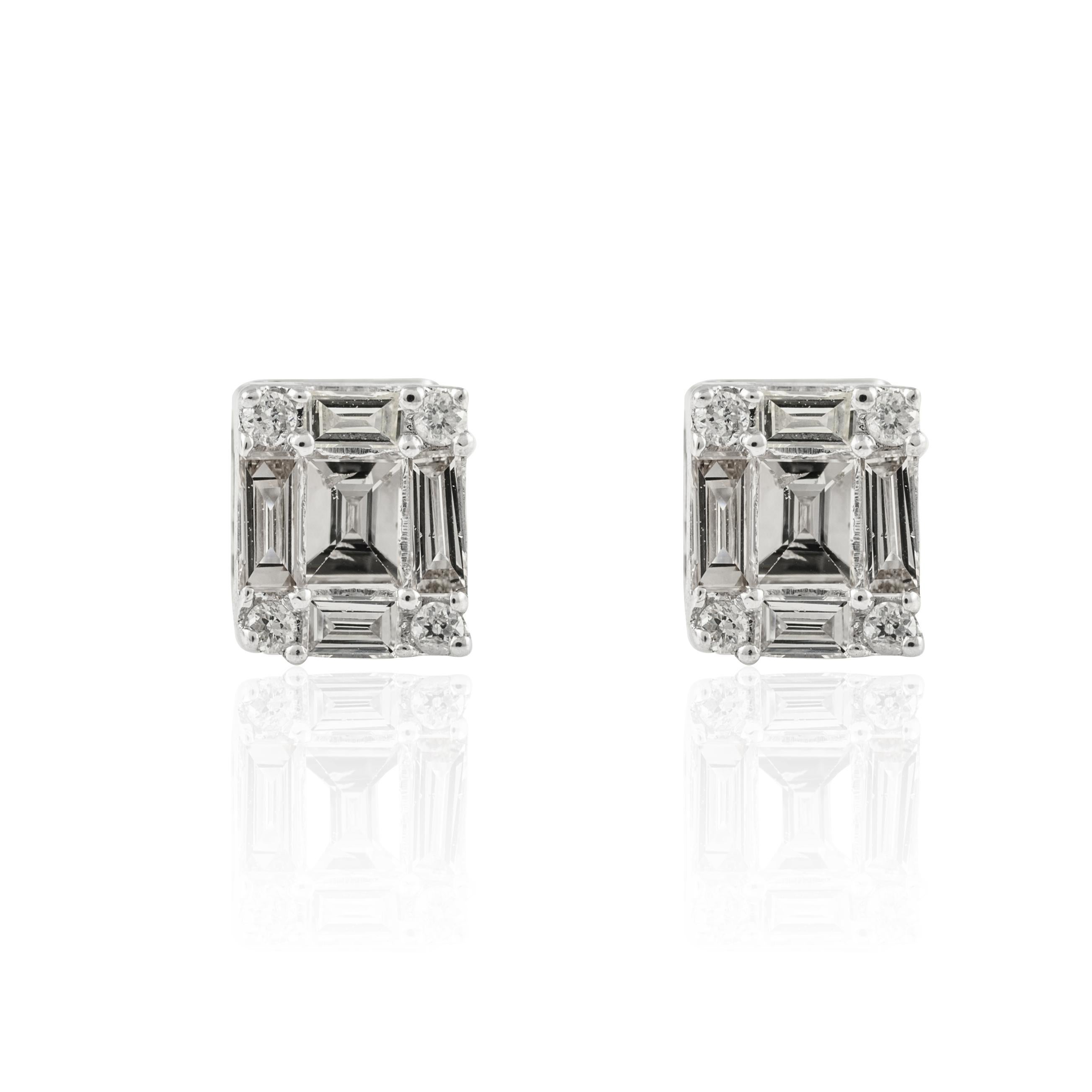 Everyday Cluster Diamond Stud Earrings in 18K Gold to make a statement with your look. You shall need stud earrings to make a statement with your look. These earrings create a sparkling, luxurious look featuring round and baguette cut