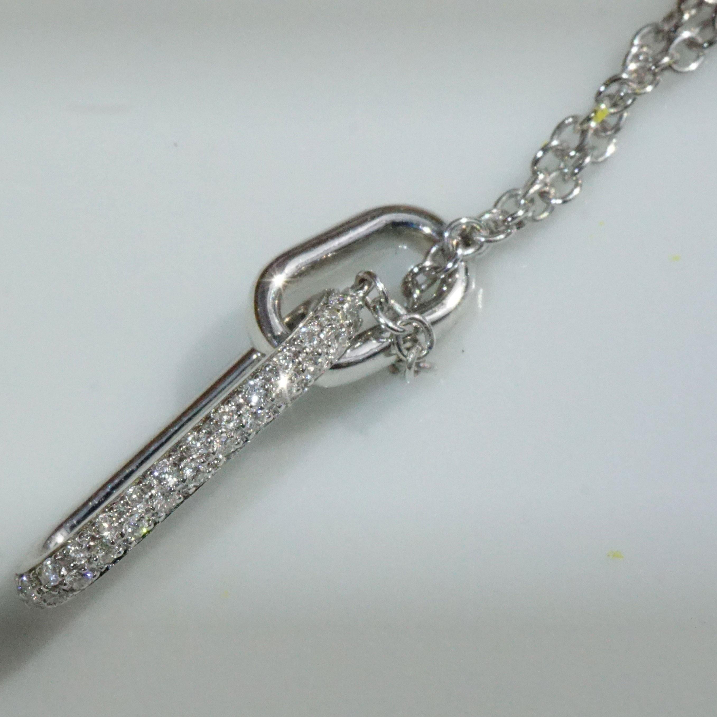 Moderne Collier brillant de 0,20 ct TW VS toujours à l'avant-garde de la tendance en matière de bijoux en vente